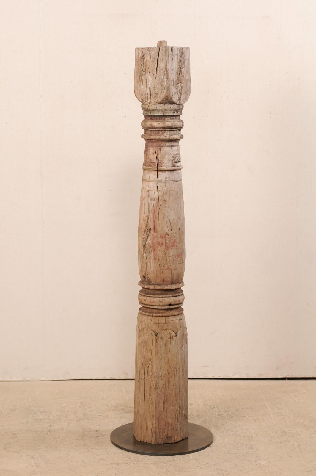colonial column