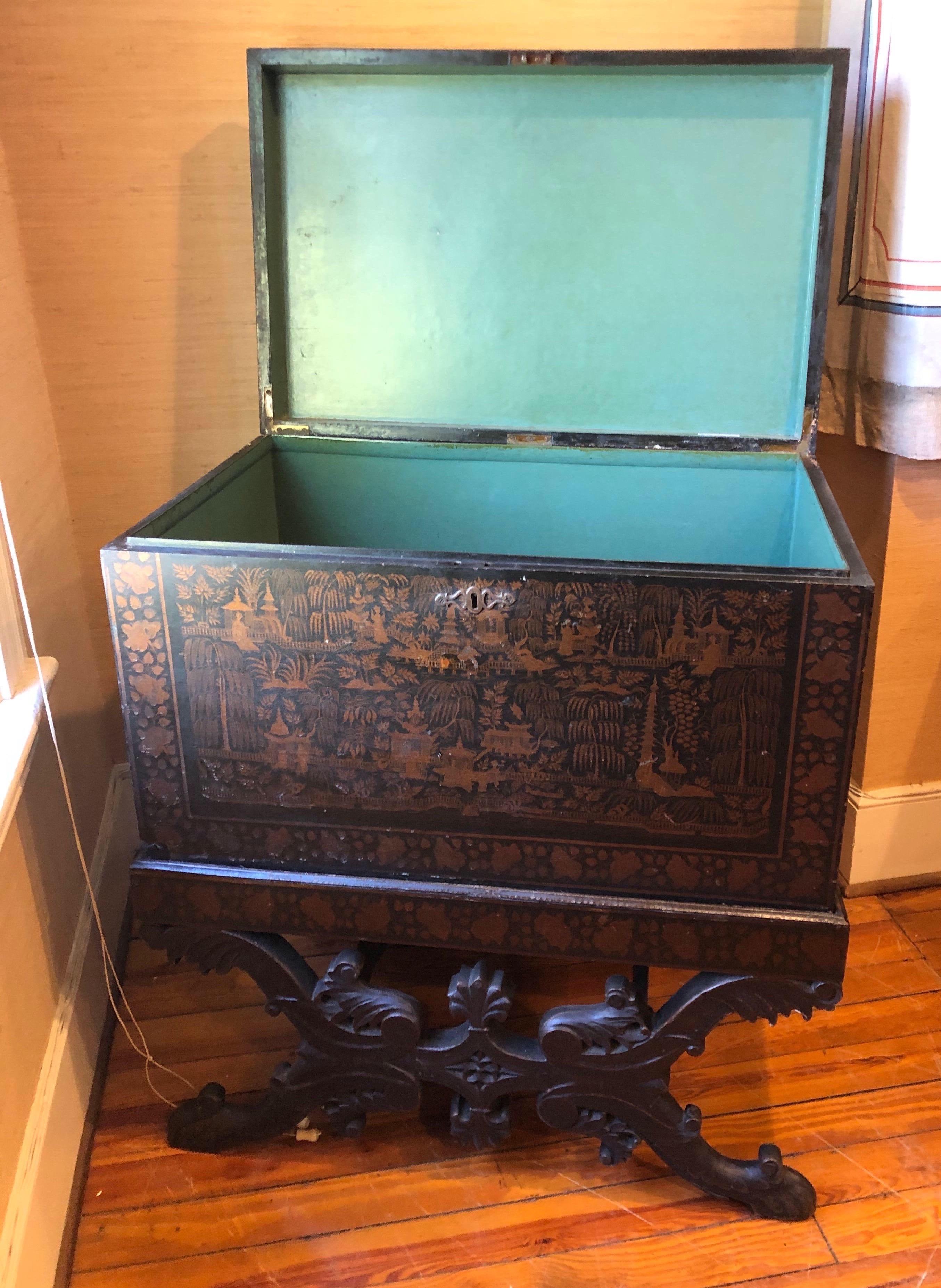 19th Century British Lacquered Chinoiserie Chest on Stand In Good Condition In Charleston, SC