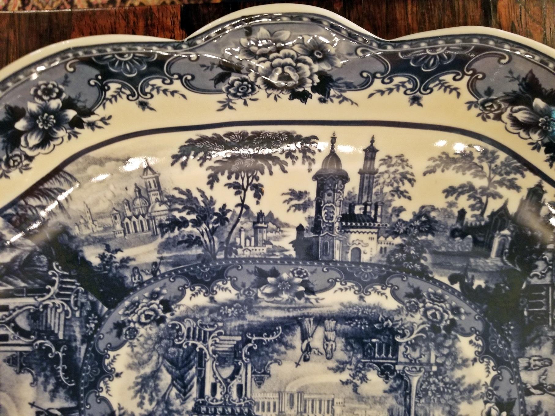 19th Century British Staffordshire Pottery Meat Platter or Game Dish In Excellent Condition In Dallas, TX