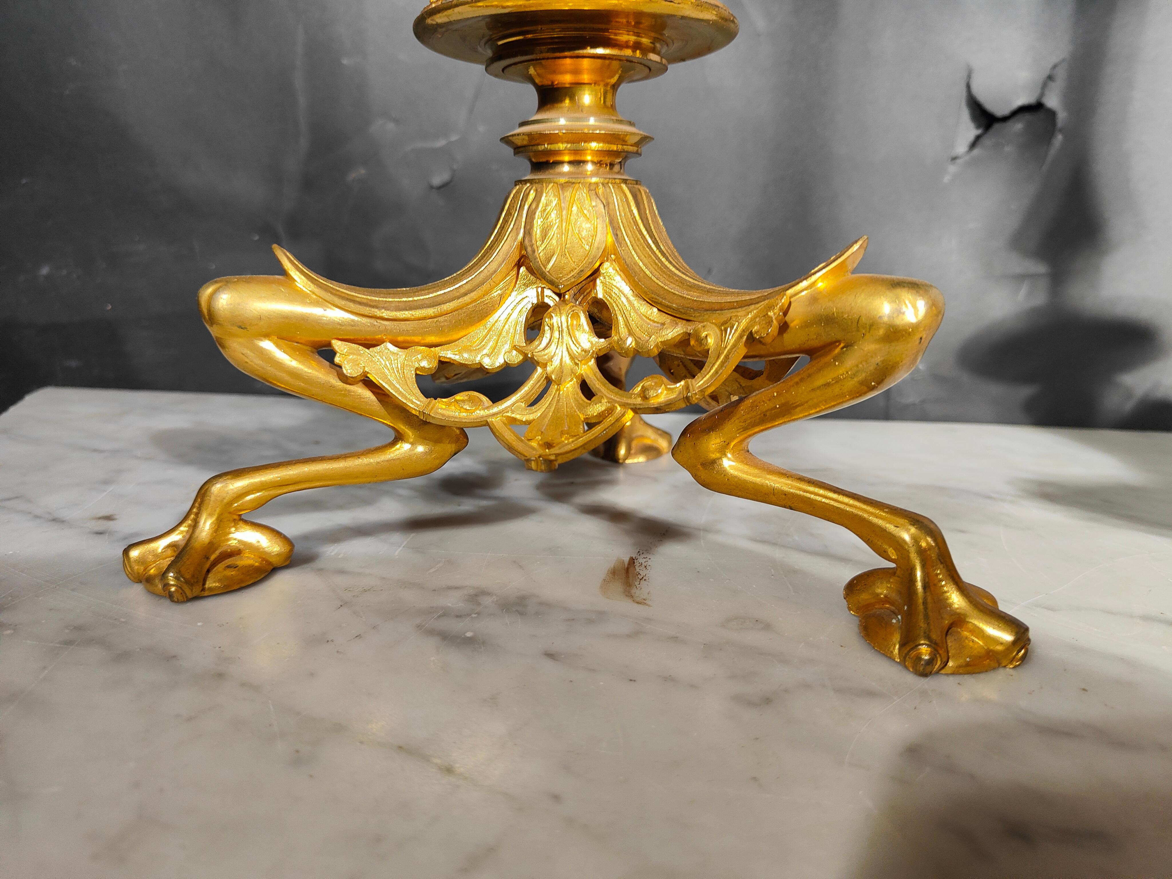 Bronze- und Kristallkronleuchter aus dem 19. Jahrhundert: Vergoldete Eleganz und Kristall im Radschliff im Angebot 8