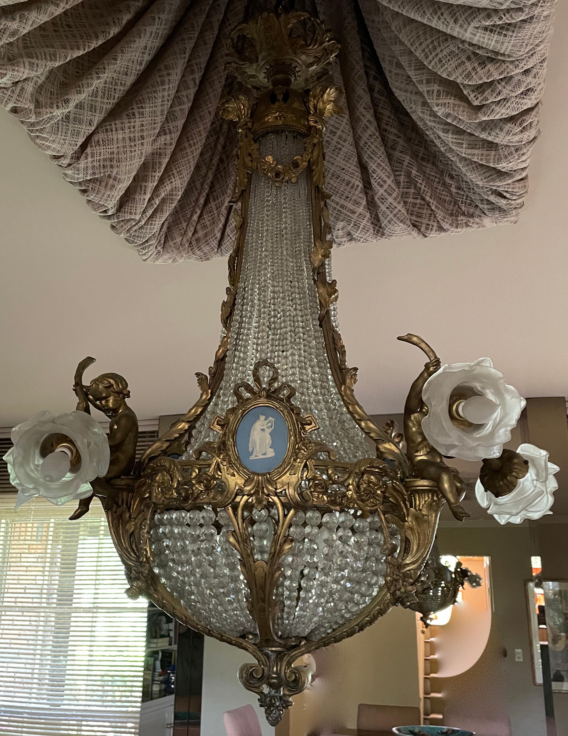 French 19th Century Bronze and Crystal And Porcelain Chandelier For Sale 4