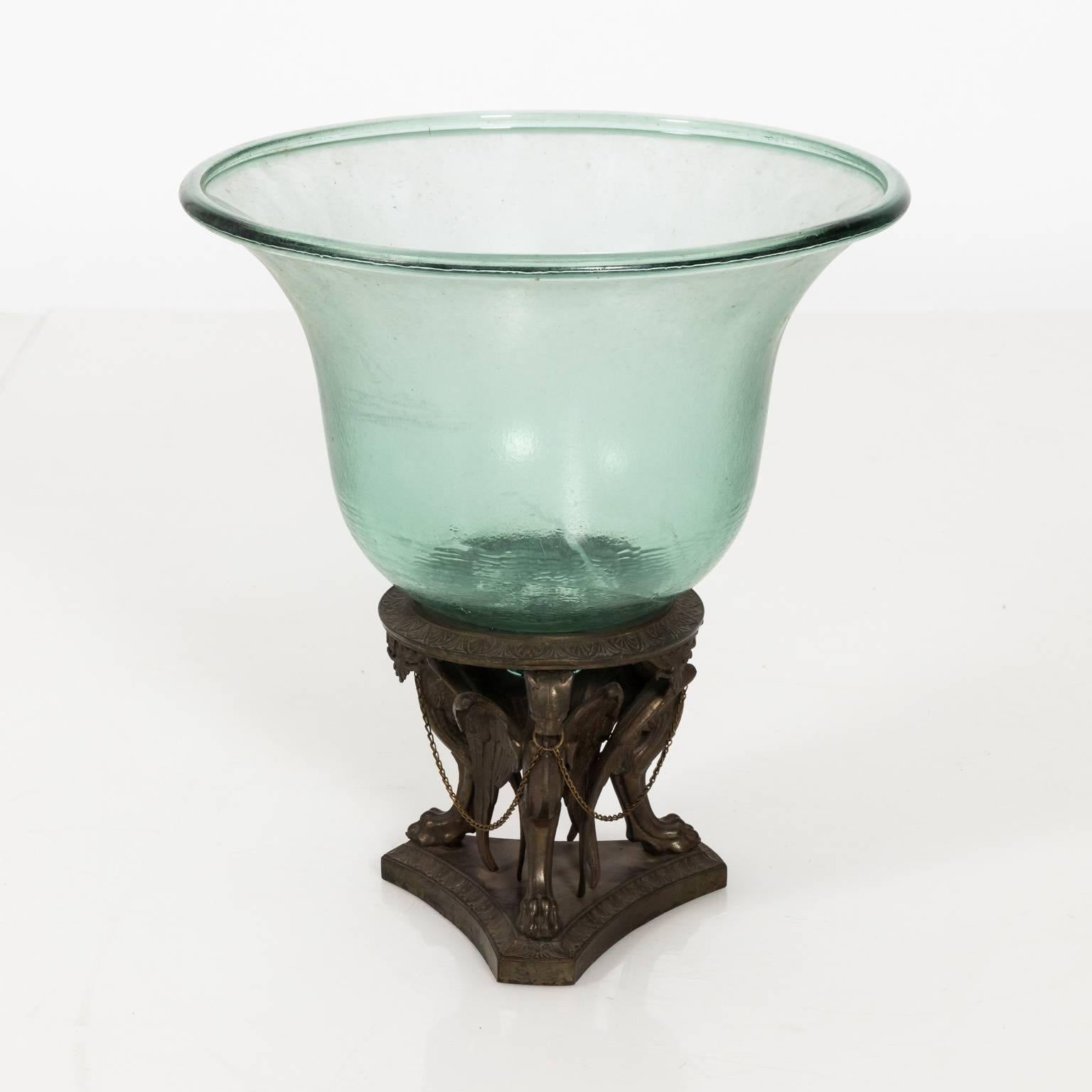 19th Century Bronze and Glass Centrepiece In Good Condition For Sale In Stamford, CT