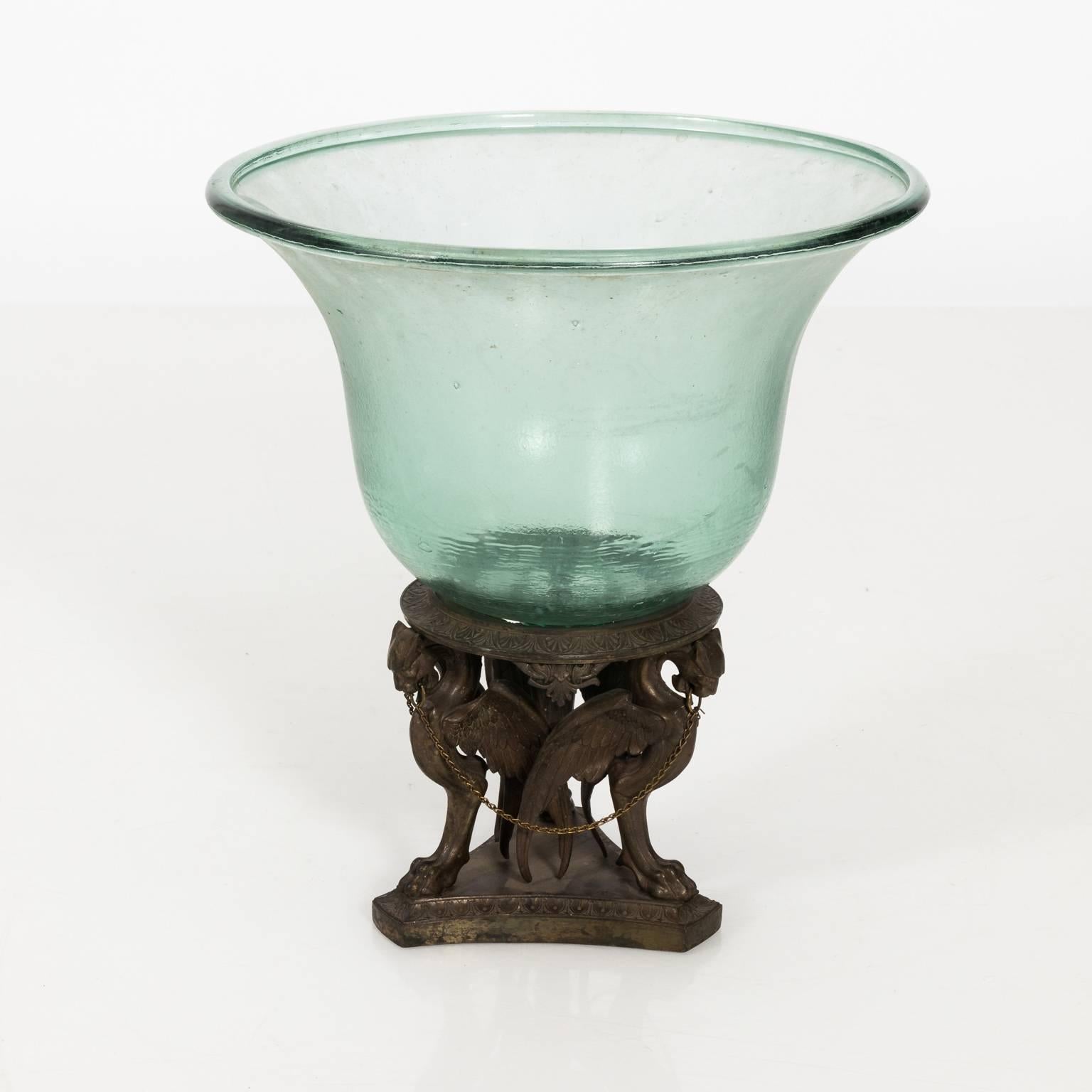 19th Century Bronze and Glass Centrepiece For Sale 3