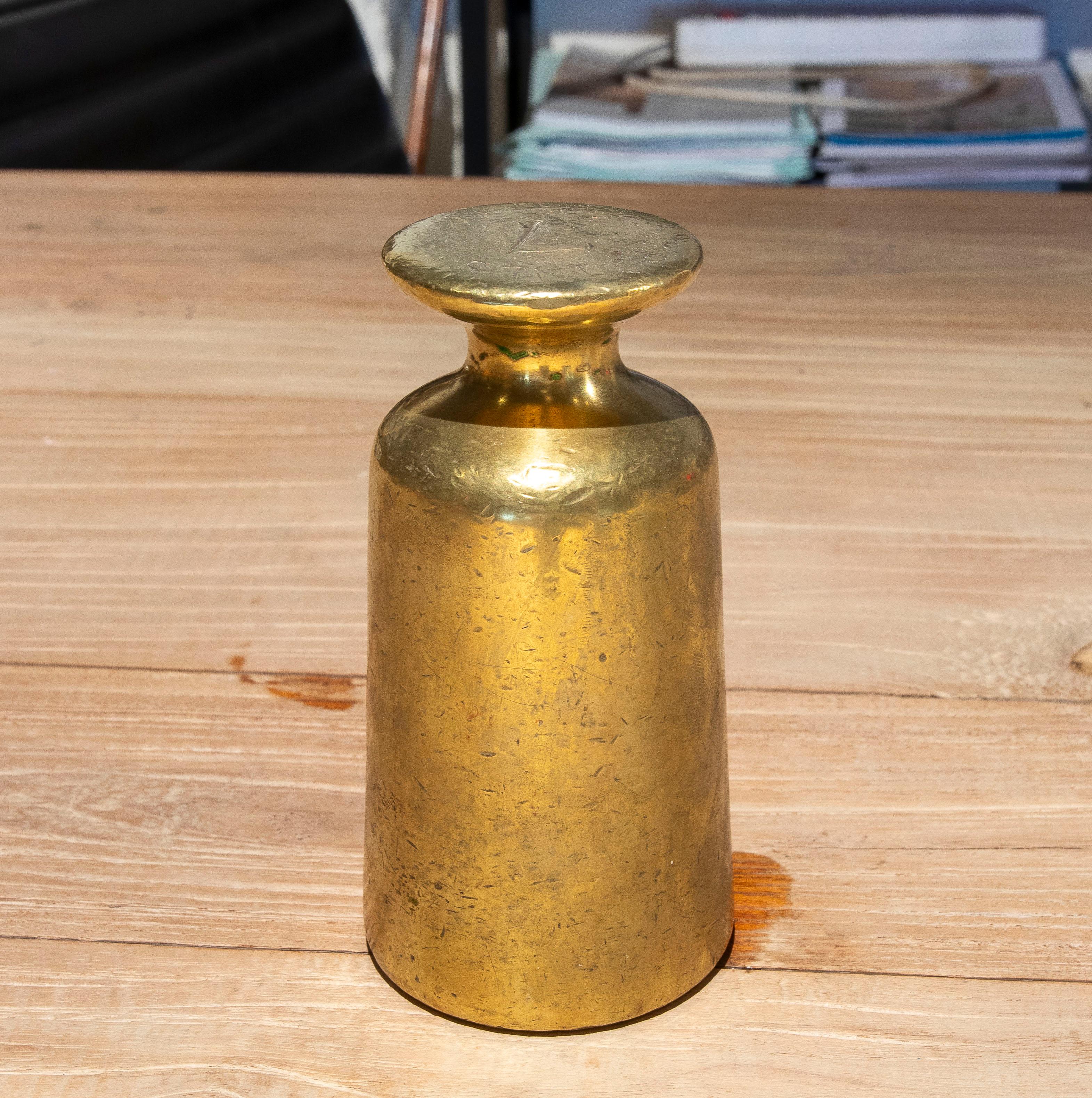 Peso in bronzo e piombo del XIX secolo nel suo interno di sette libbre In condizioni buone in vendita a Marbella, ES