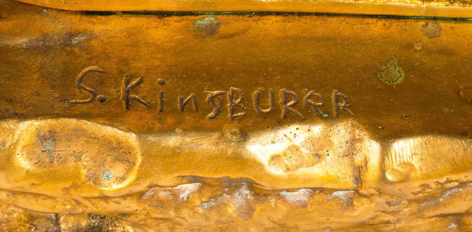 19. Jahrhundert Putze aus Bronze und Ormolu, die einen Schlitten schiebt. im Angebot 1