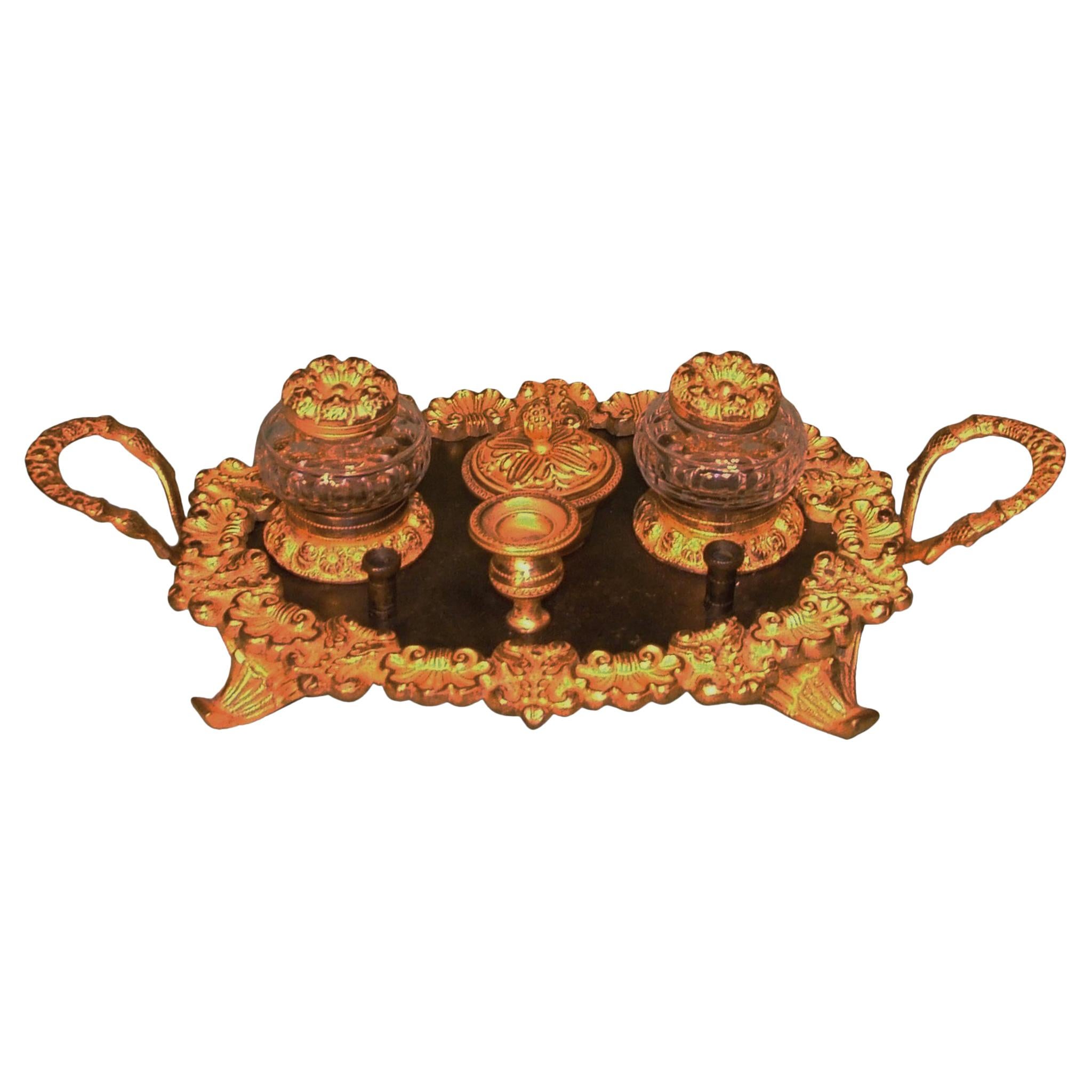 plumier ovale en bronze et bronze doré du XIXe siècle
