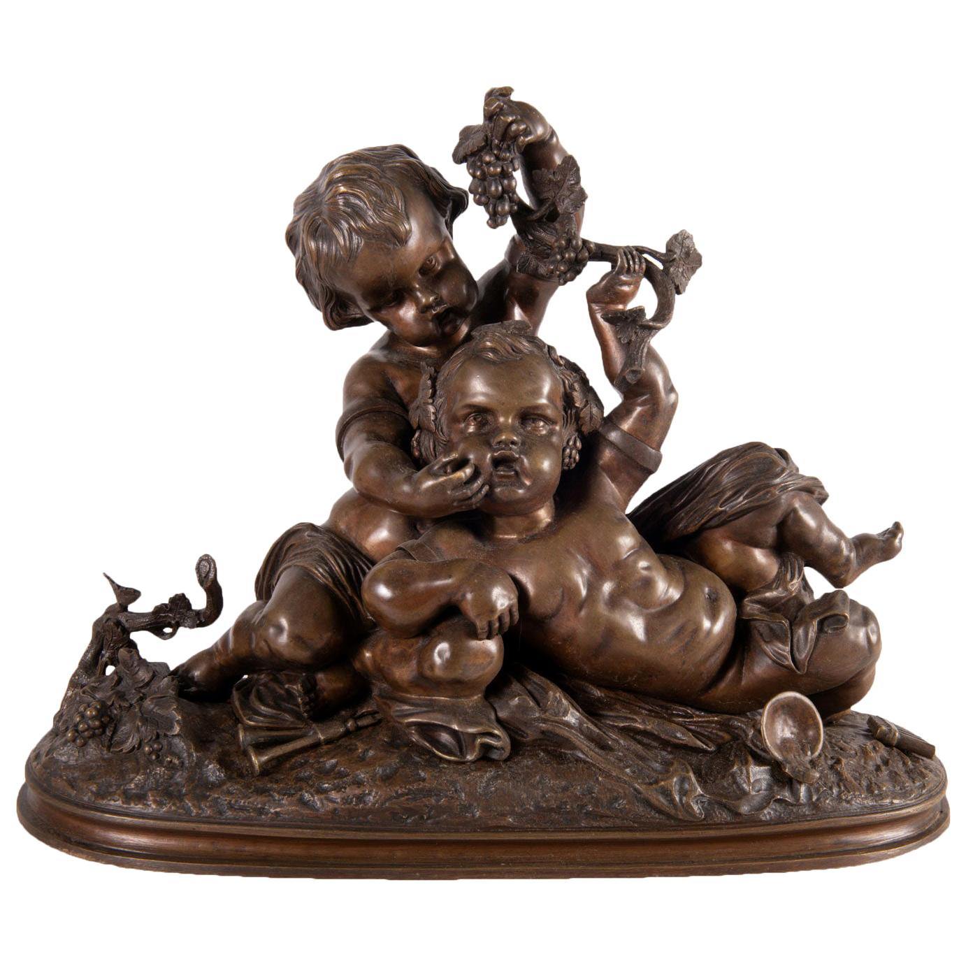 Grupo de Dos Putti de Bronce del Siglo XIX Jugando con Uvas