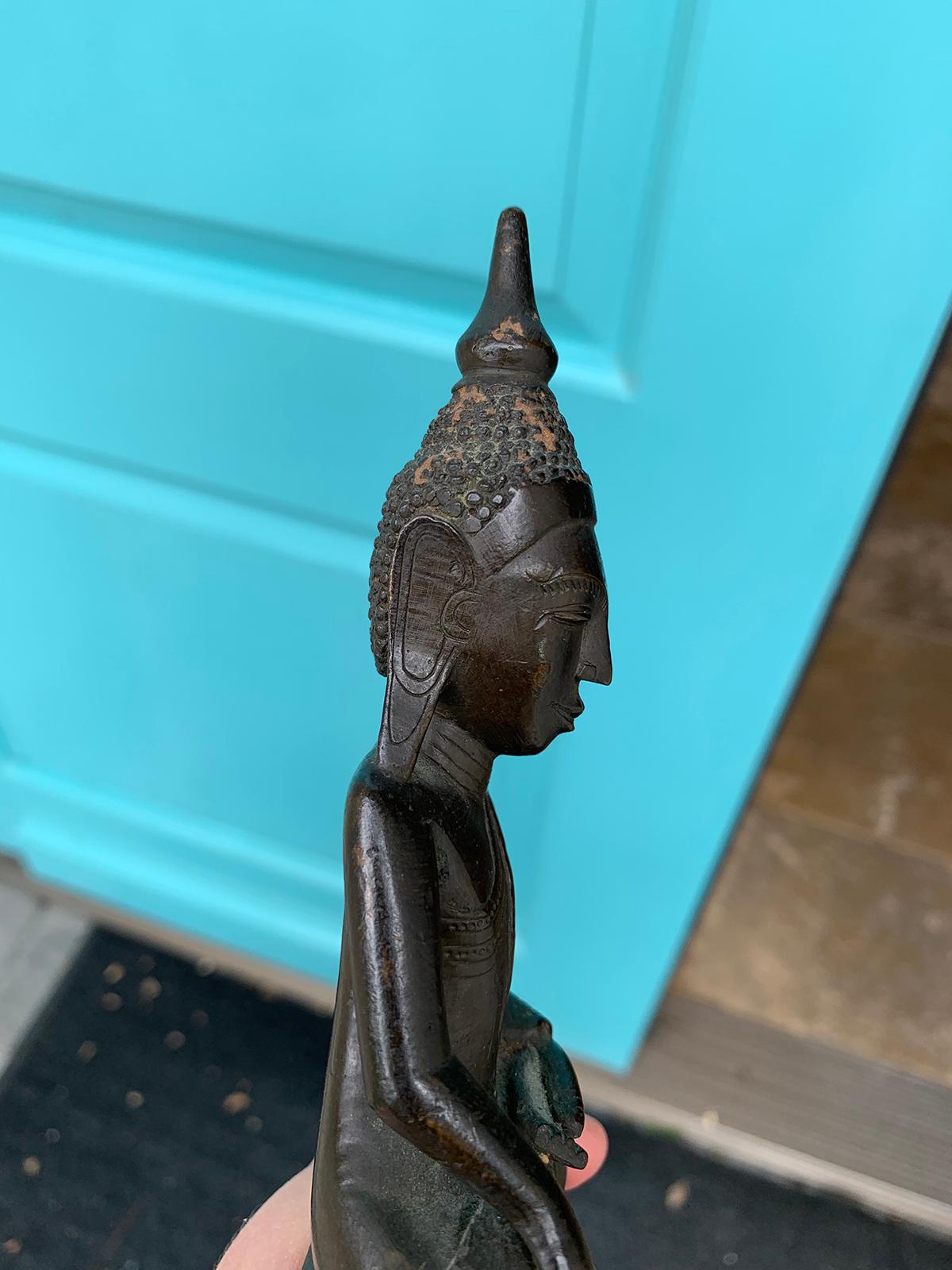 19th Century Bronze Buddha in Lotus Position For Sale 4