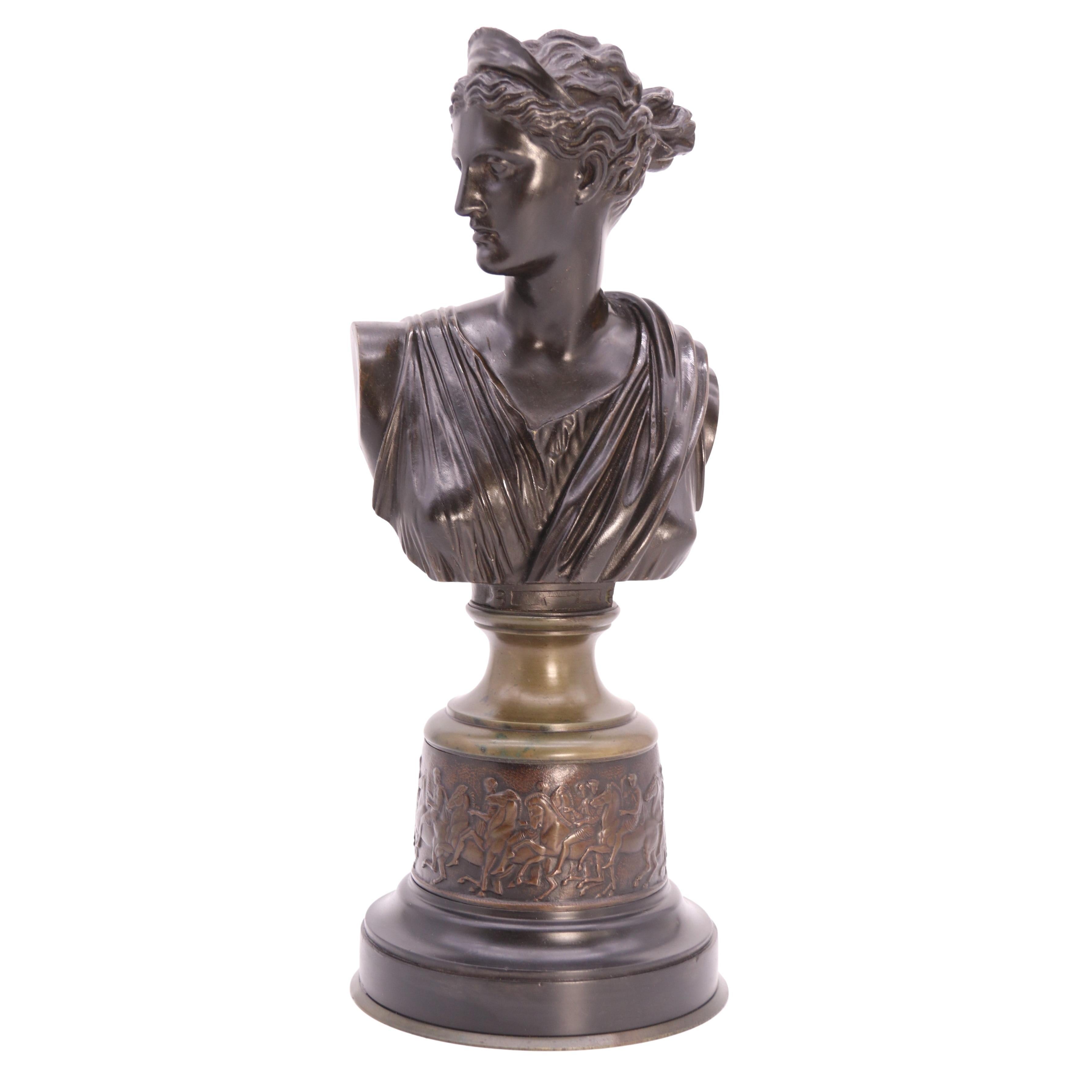 Buste en bronze du XIXe siècle représentant la déesse grecque Diane chasseresse, vers 1860