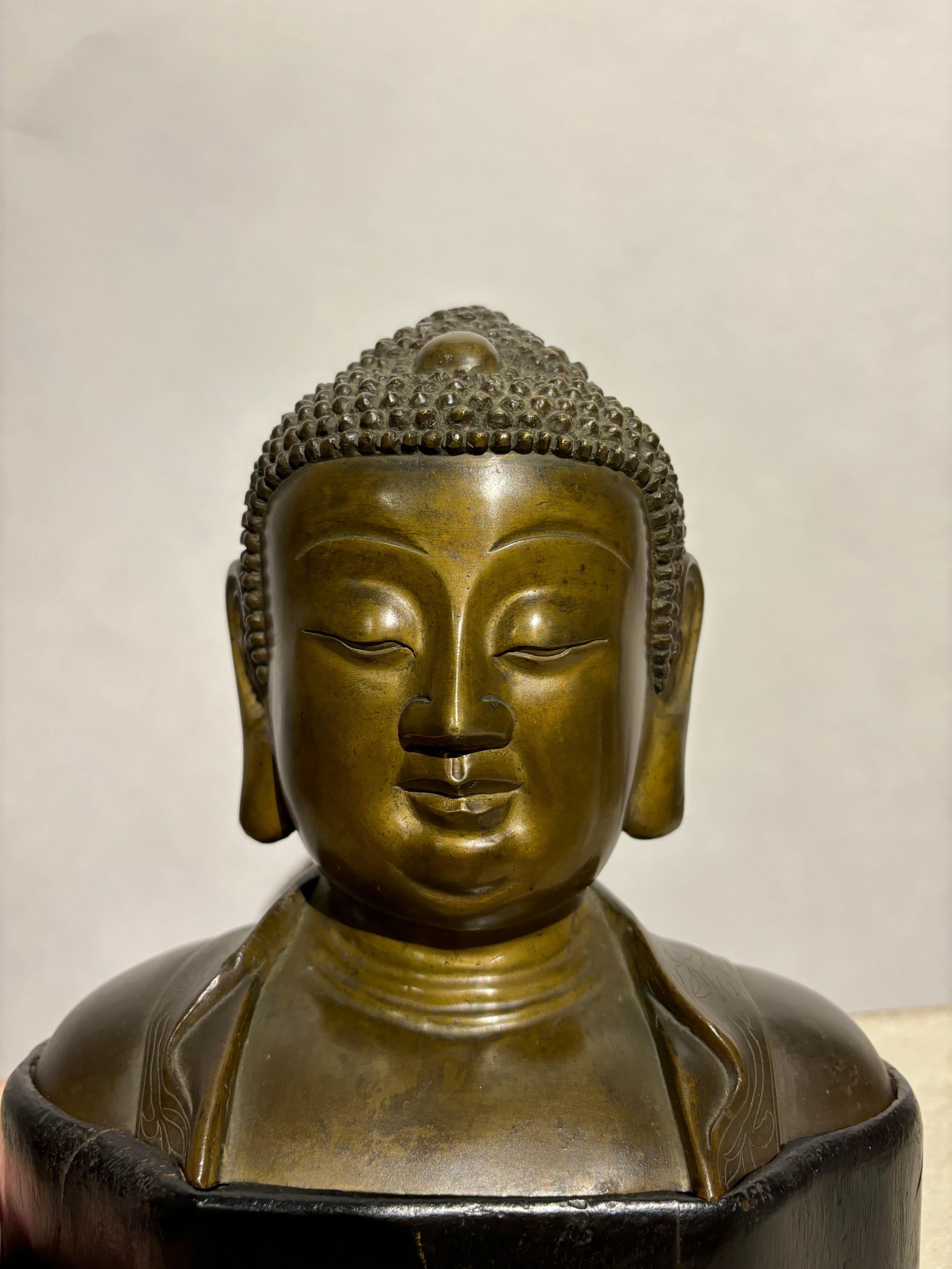 19th Century Bronze Bust of Buddha on a Wooden Base For Sale 7