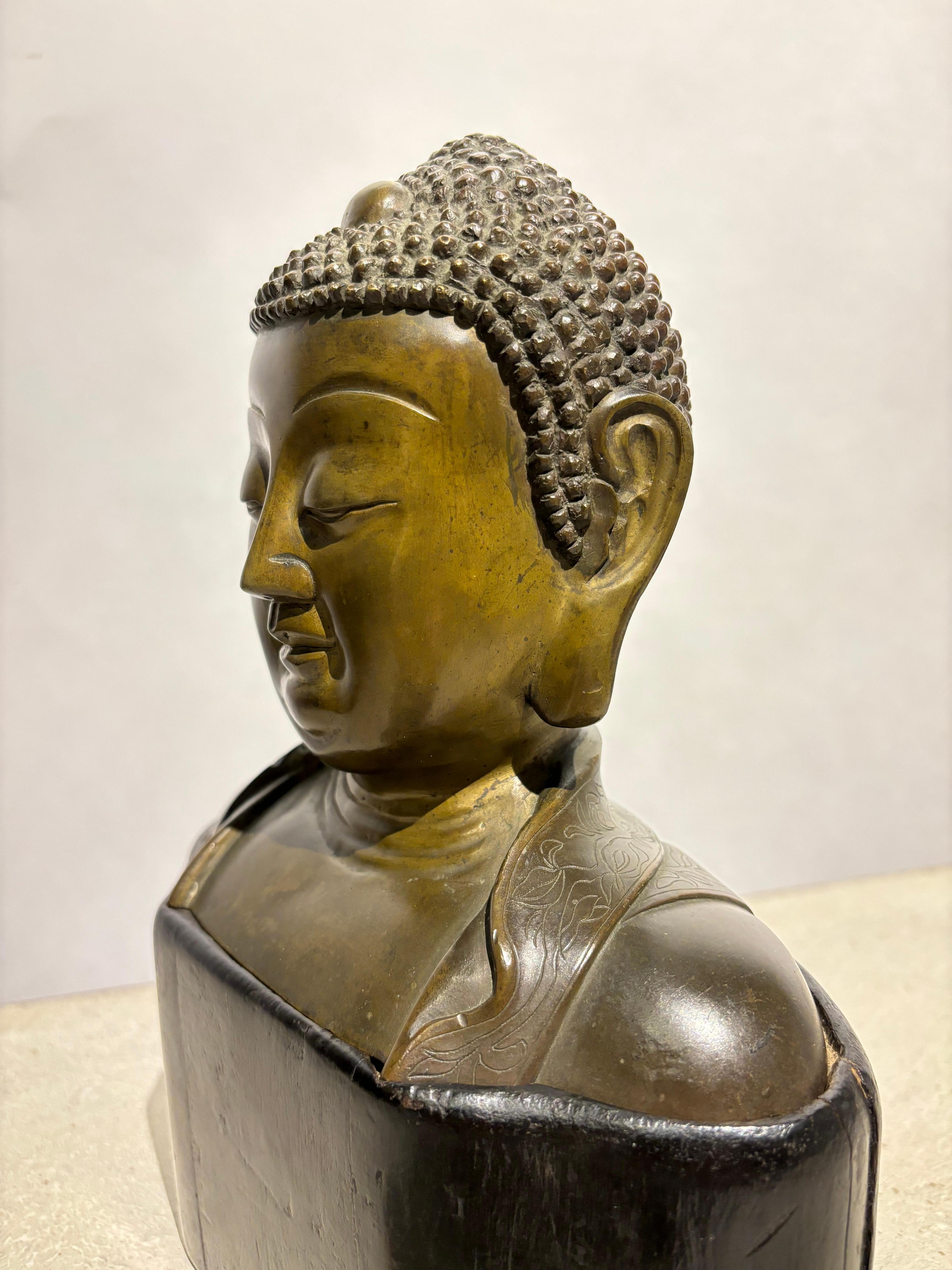 19th Century Bronze Bust of Buddha on a Wooden Base For Sale 1