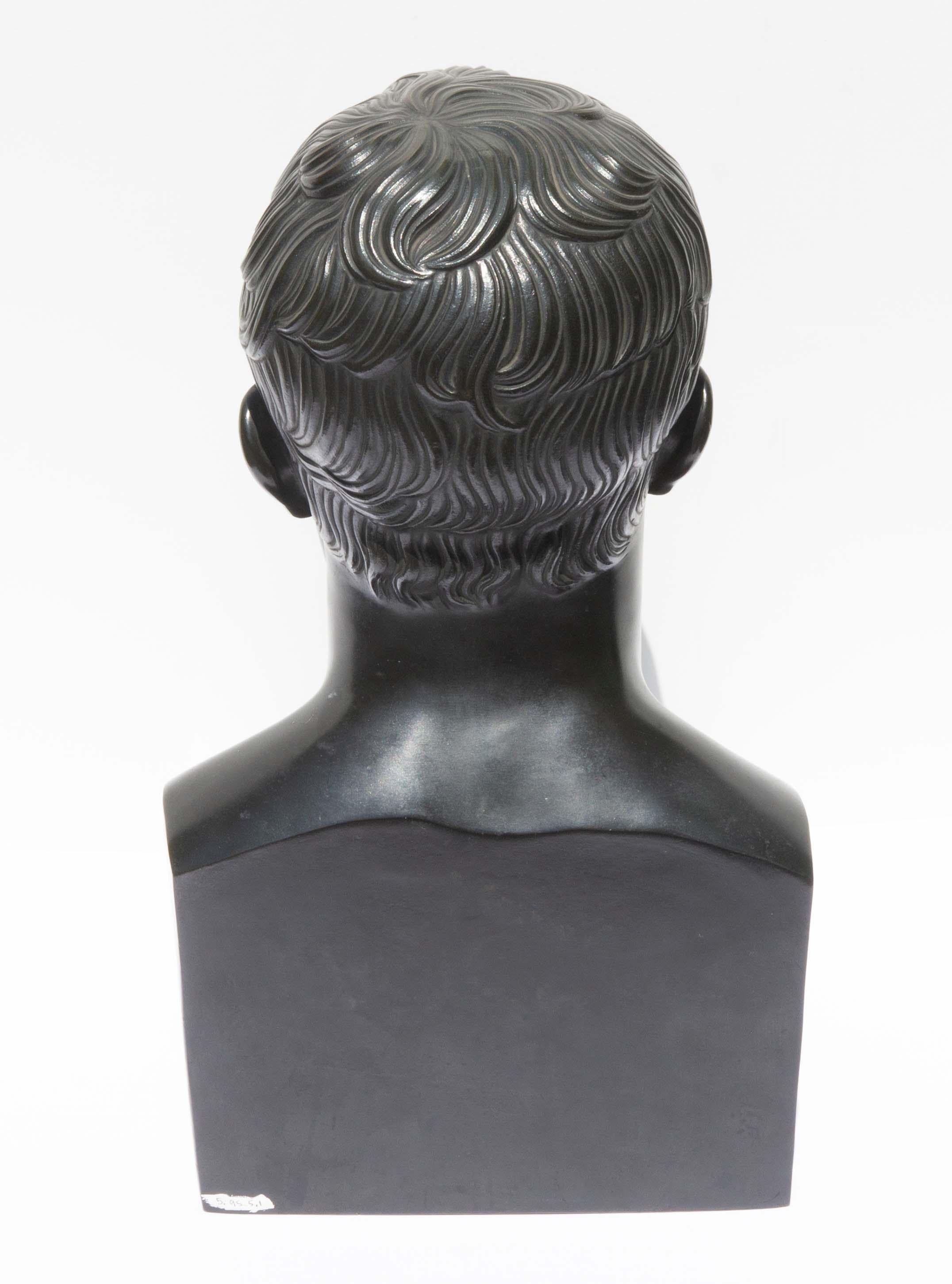 19th Century Bronze Bust of Napoleon Bonaparte After Antonio Canova In Good Condition In Rochester, NY