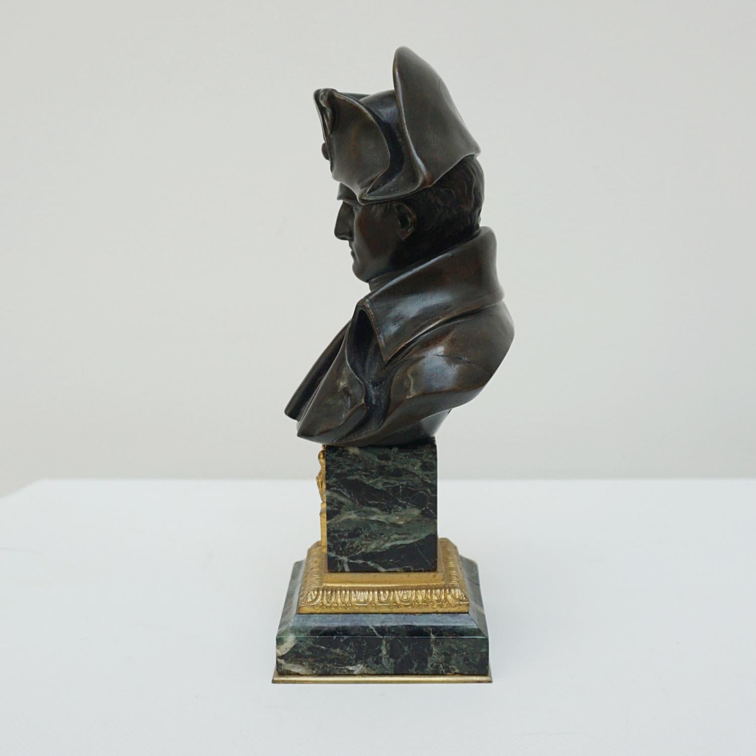 Français Buste en bronze de Napoléon Bonaparte du 19ème siècle par Emile Pinédo '1840 -1916