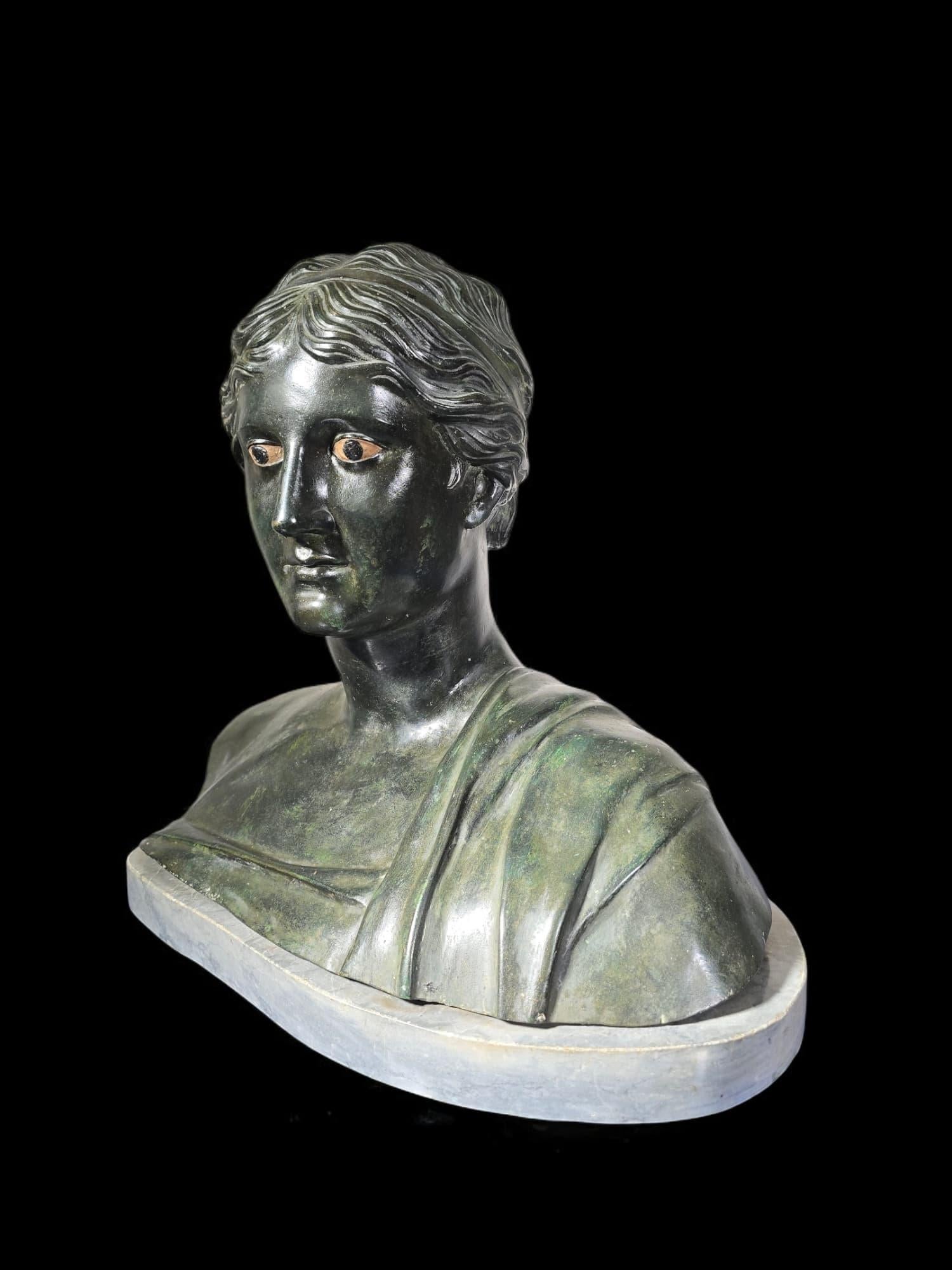 Buste du grec Poetess Sappho du 19e siècle en vente 5