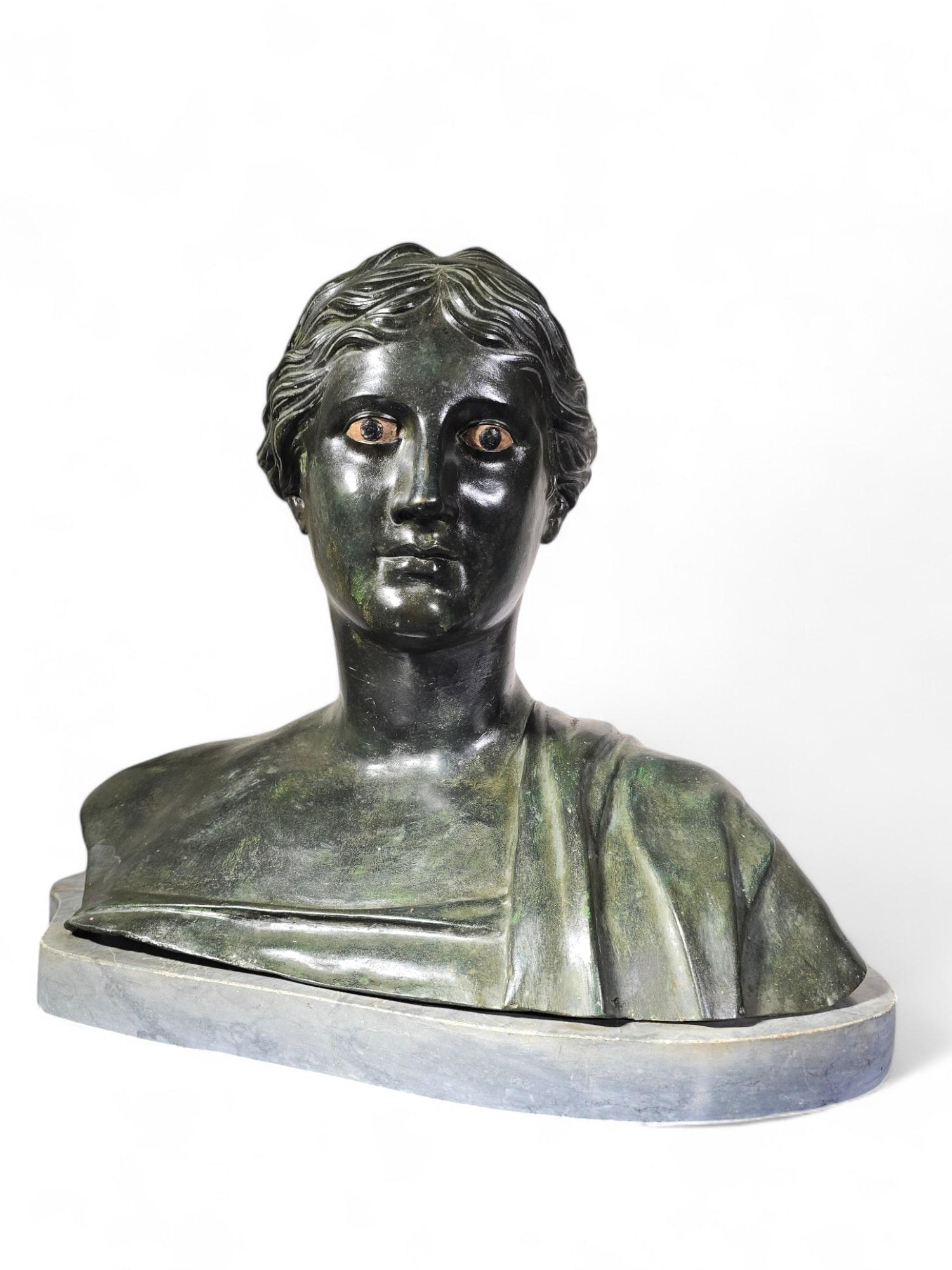 Buste du grec Poetess Sappho du 19e siècle en vente 9