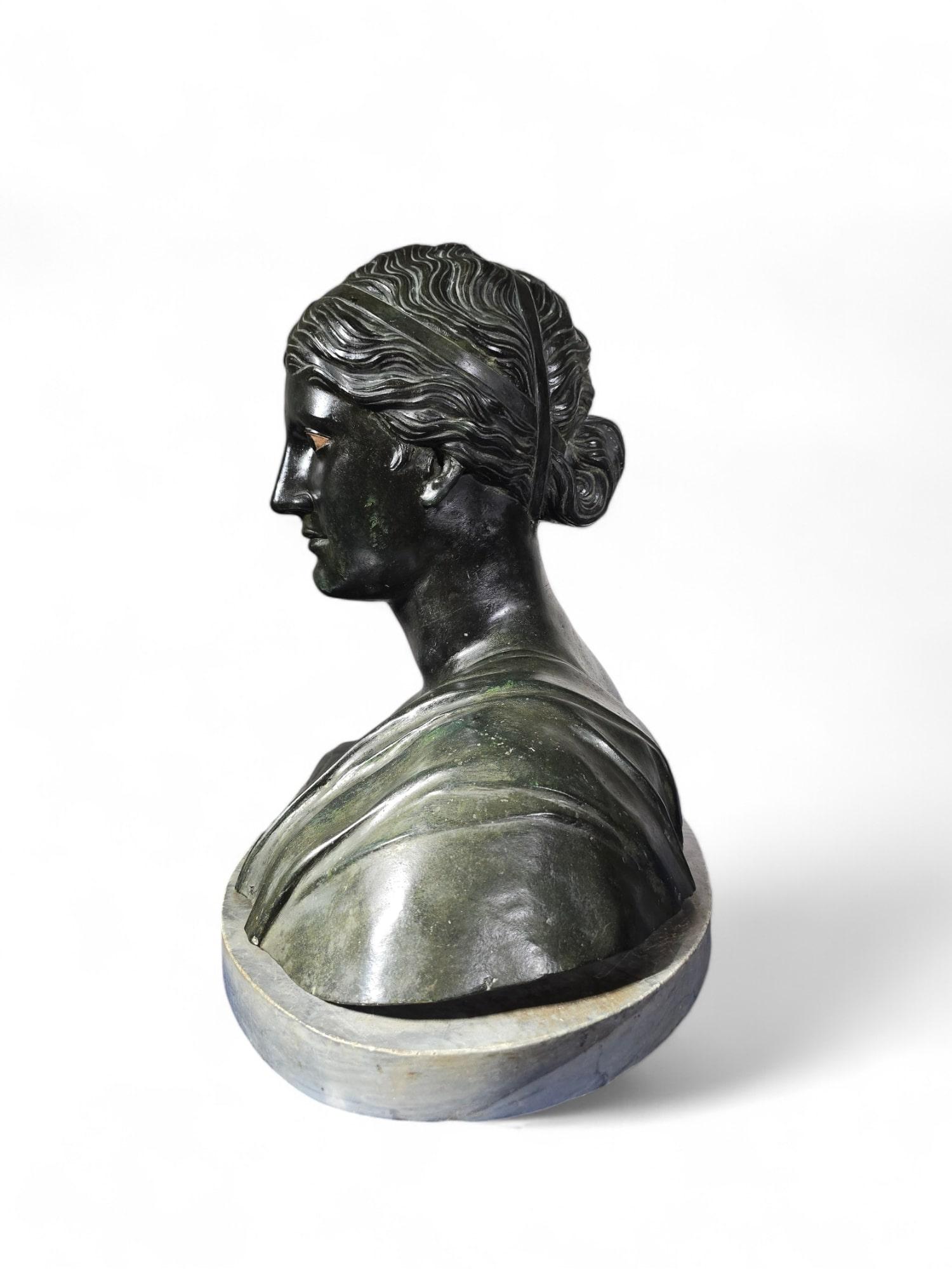 Buste du grec Poetess Sappho du 19e siècle en vente 4