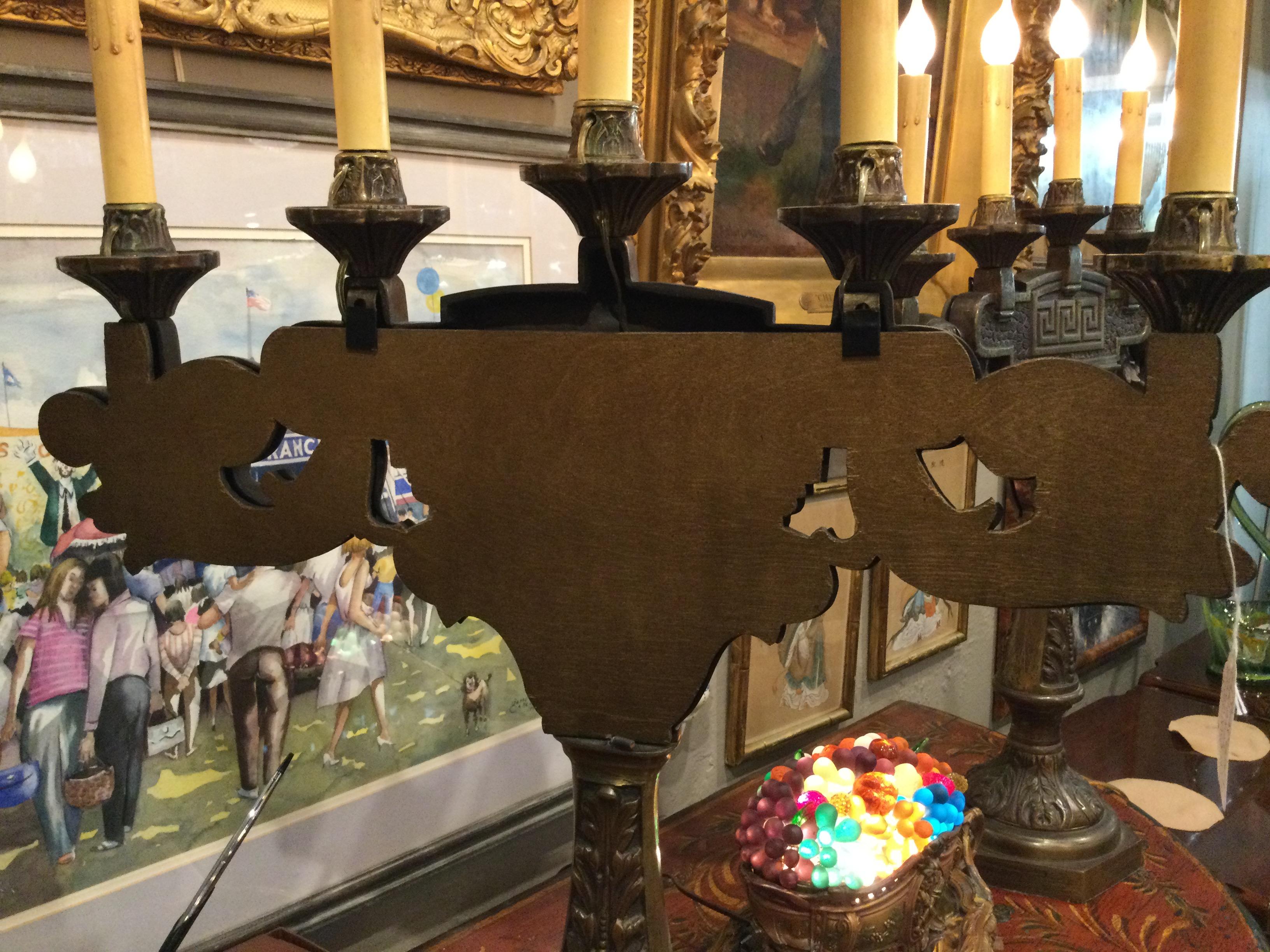 candélabres en bronze du 19e siècle:: désormais électrifiés:: peuvent être reconvertis en bougies en vente 11