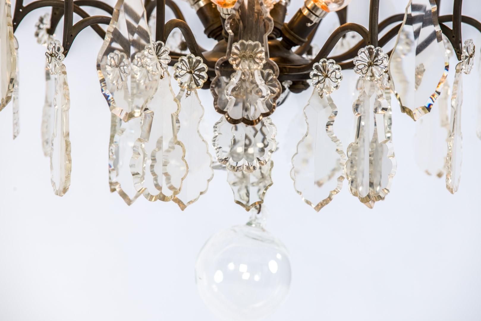 19th Century Bronze Chandelier with Cut Crystal Ornaments and Candles and Lights For Sale 7