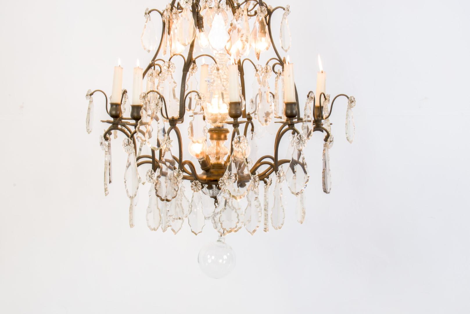 19th Century Bronze Chandelier with Cut Crystal Ornaments and Candles and Lights For Sale 11