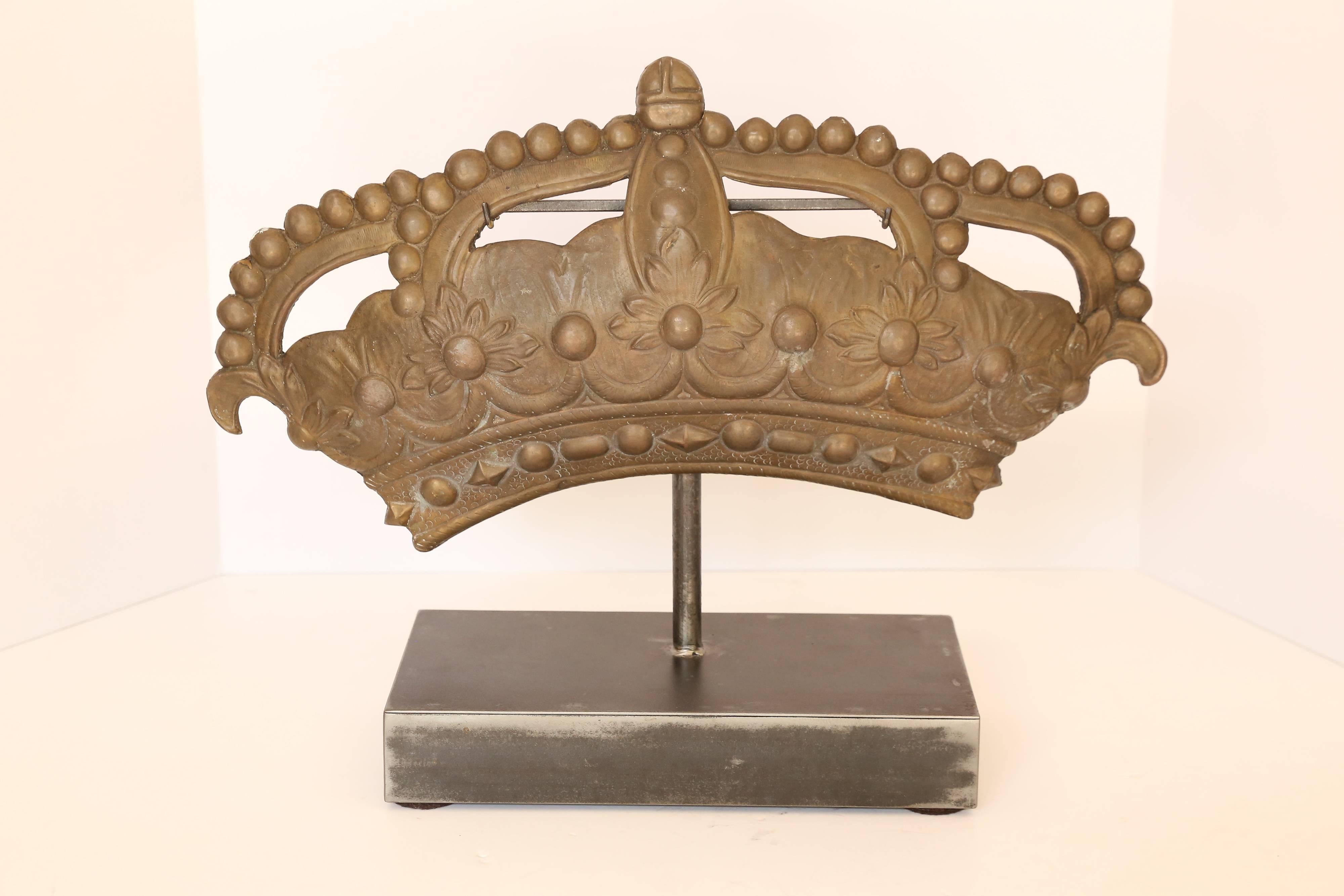 19th Century Bronze Crown Mold For Sale 1