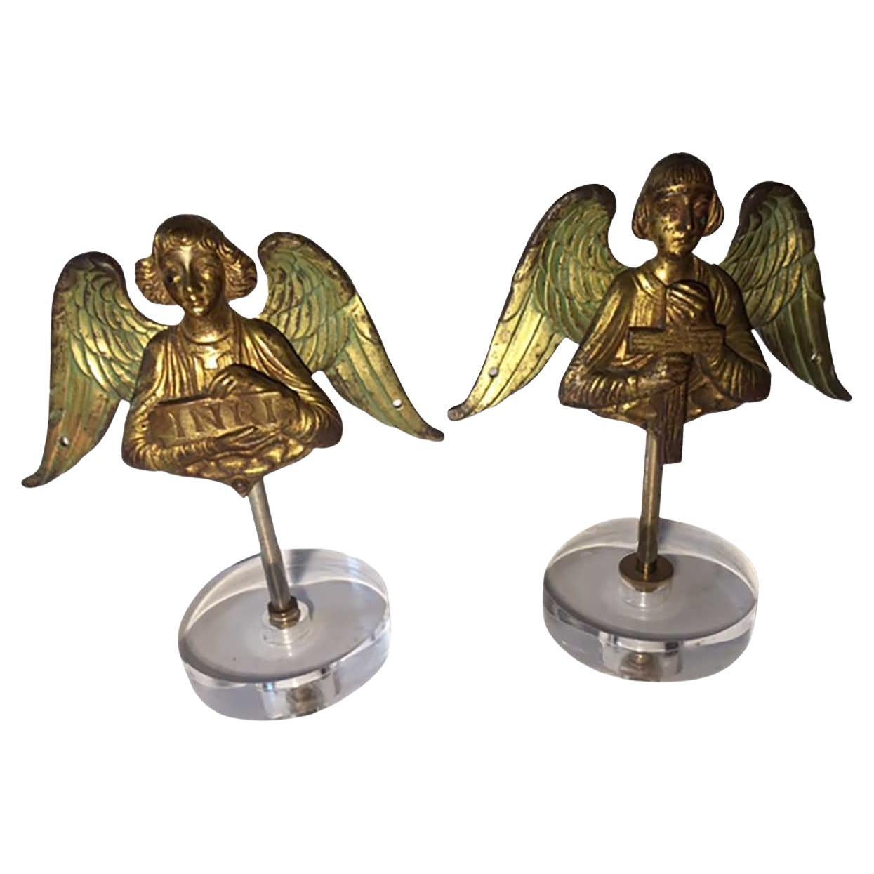 Anges de style byzantin en bronze doré du 19e siècle sur socles en lucite en vente