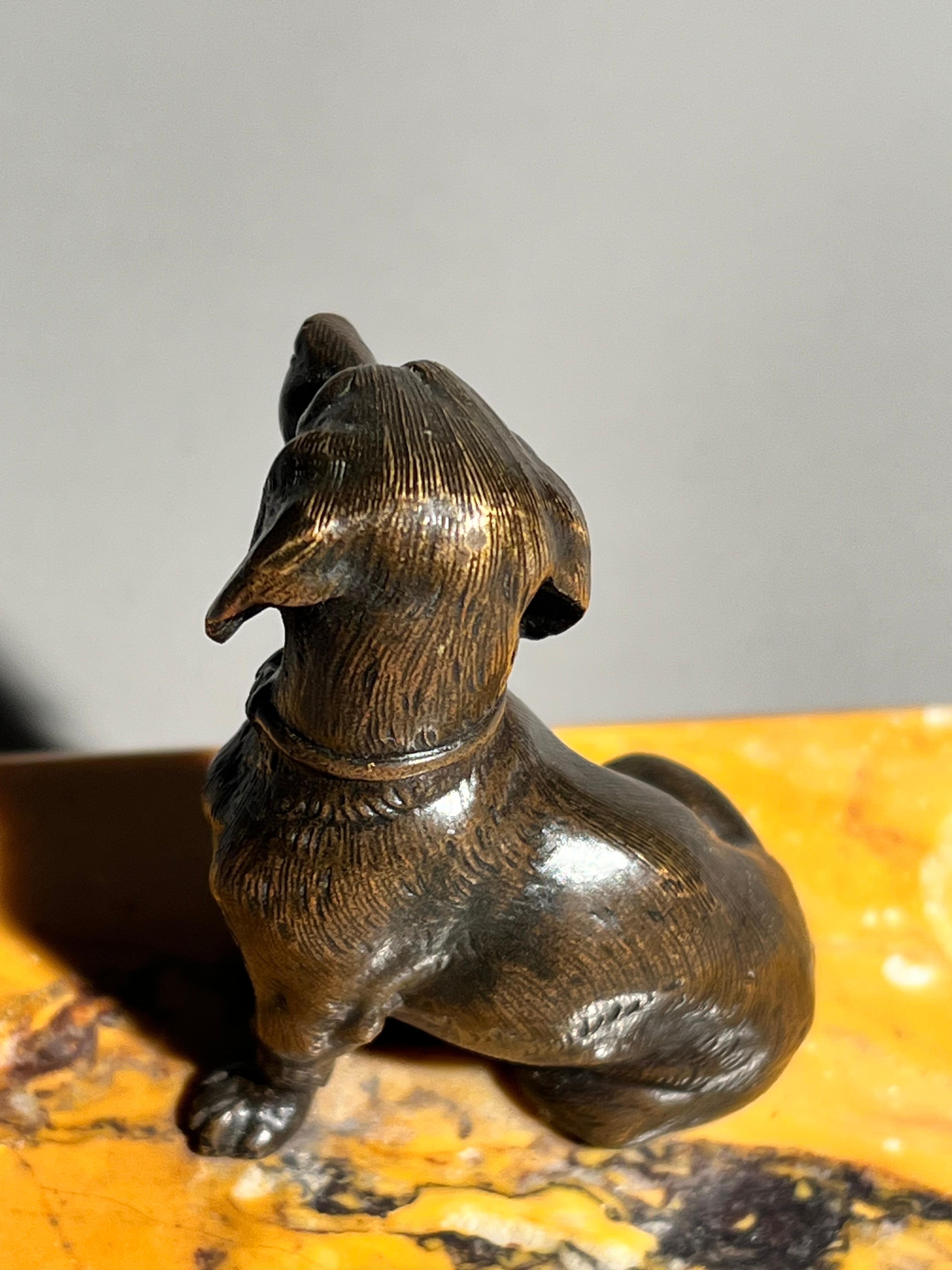 Teckel en bronze du XIXe siècle sur socle en marbre de Sienne Bon état - En vente à Richmond, London