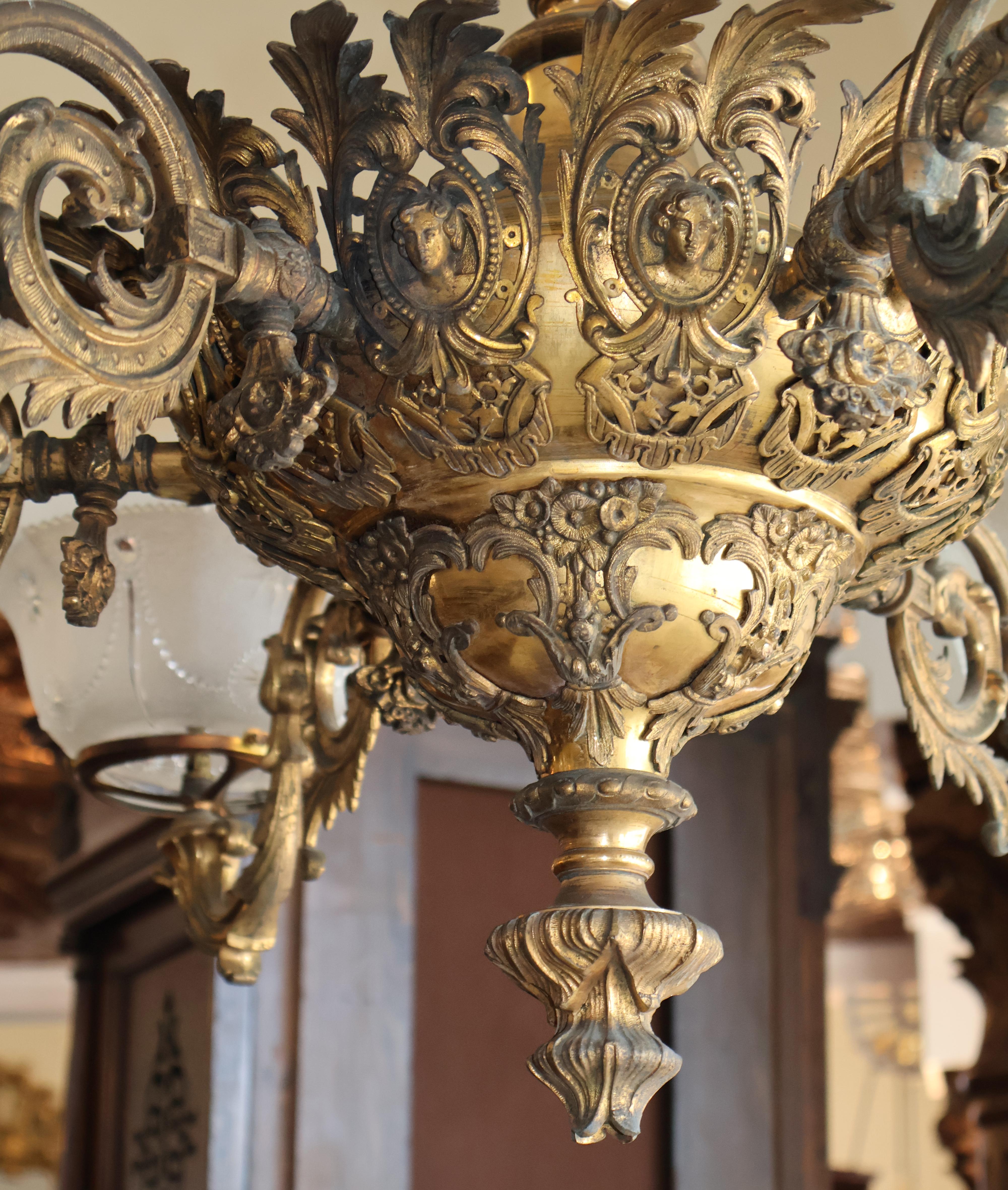 Lampadario a gas in bronzo del XIX secolo attribuito a Cornelius & Baker in vendita 5