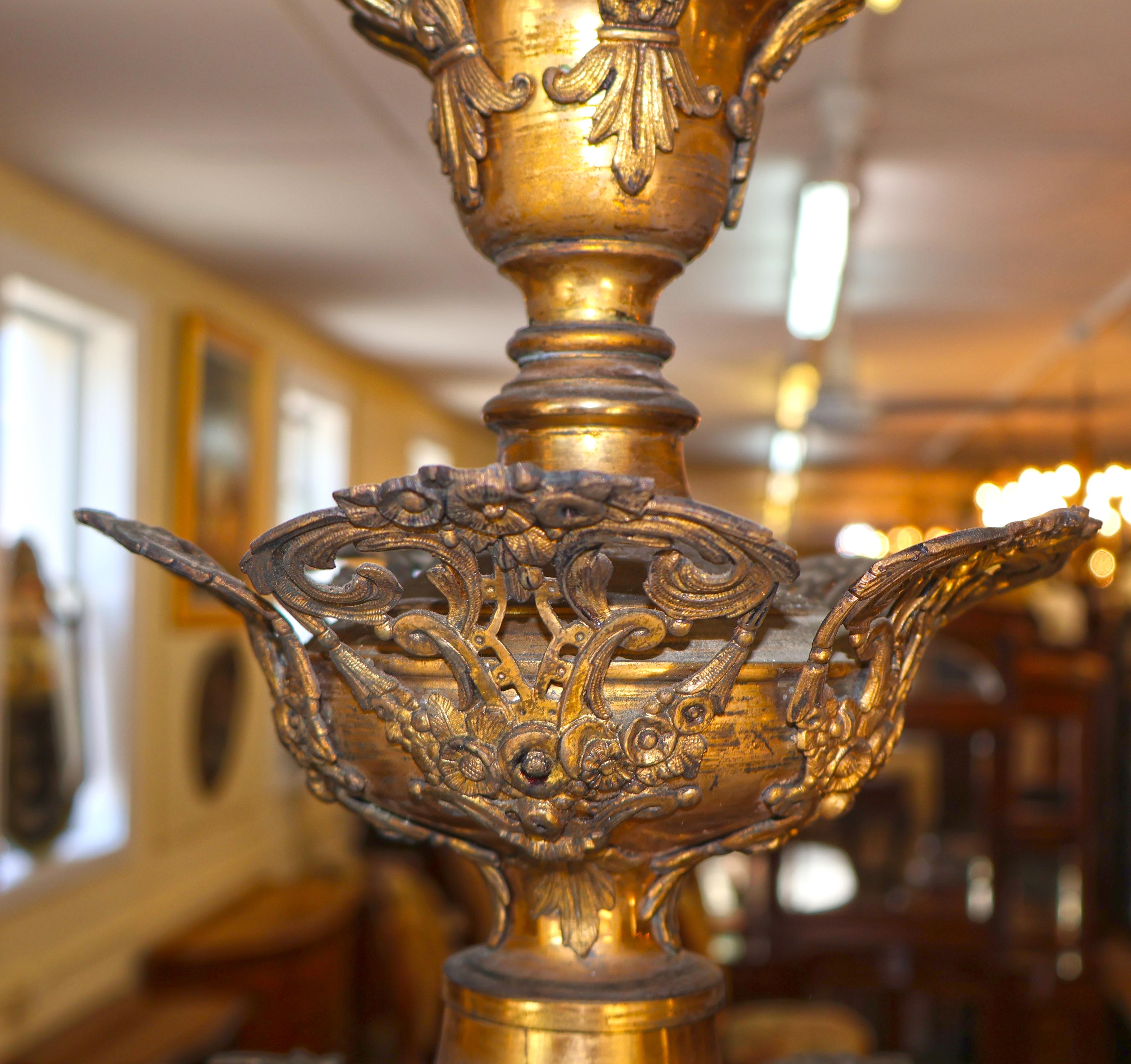 Lampadario a gas in bronzo del XIX secolo attribuito a Cornelius & Baker in vendita 10