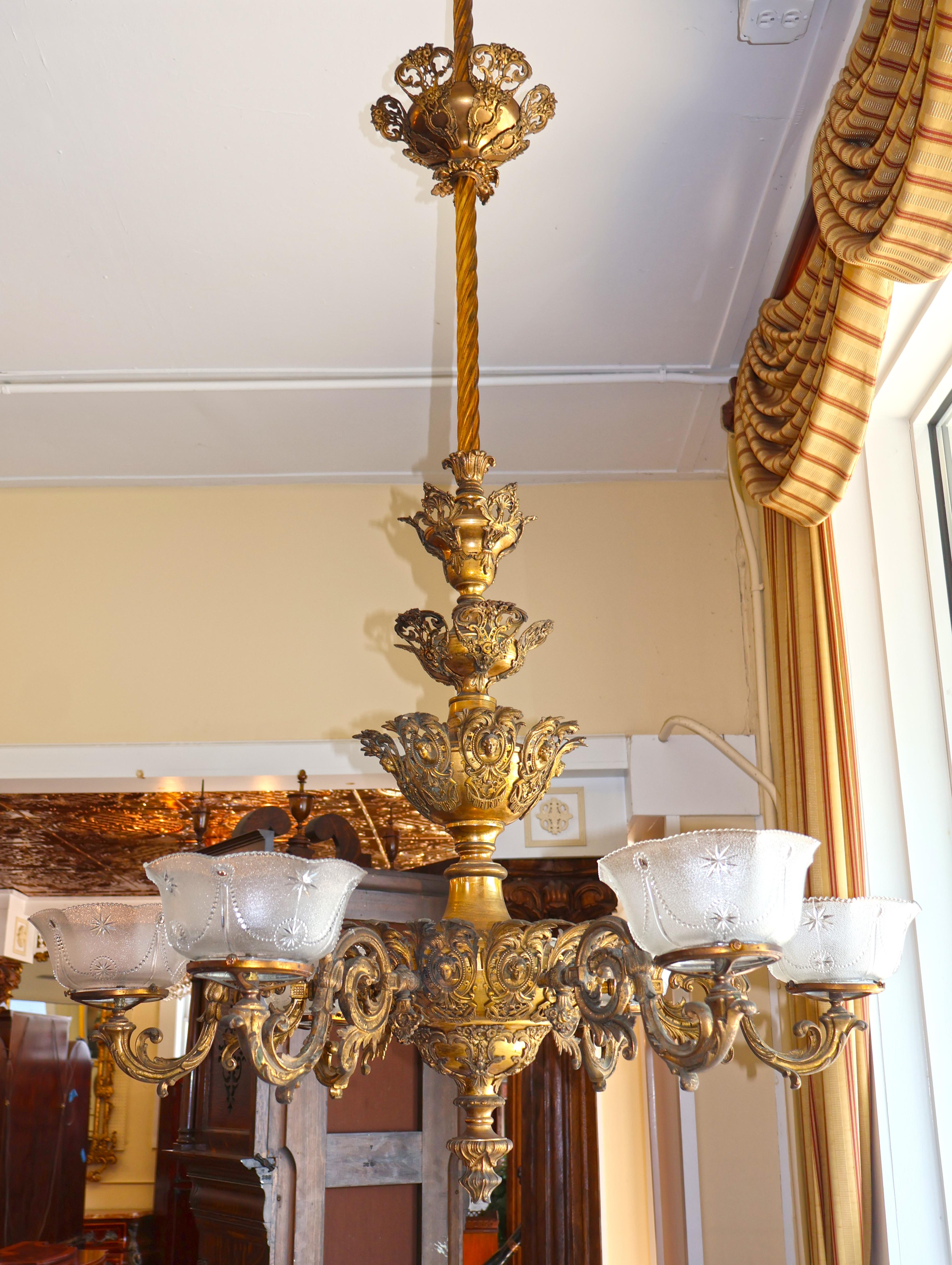 Lampadario a gas in bronzo del XIX secolo attribuito a Cornelius & Baker In condizioni buone in vendita a Long Branch, NJ