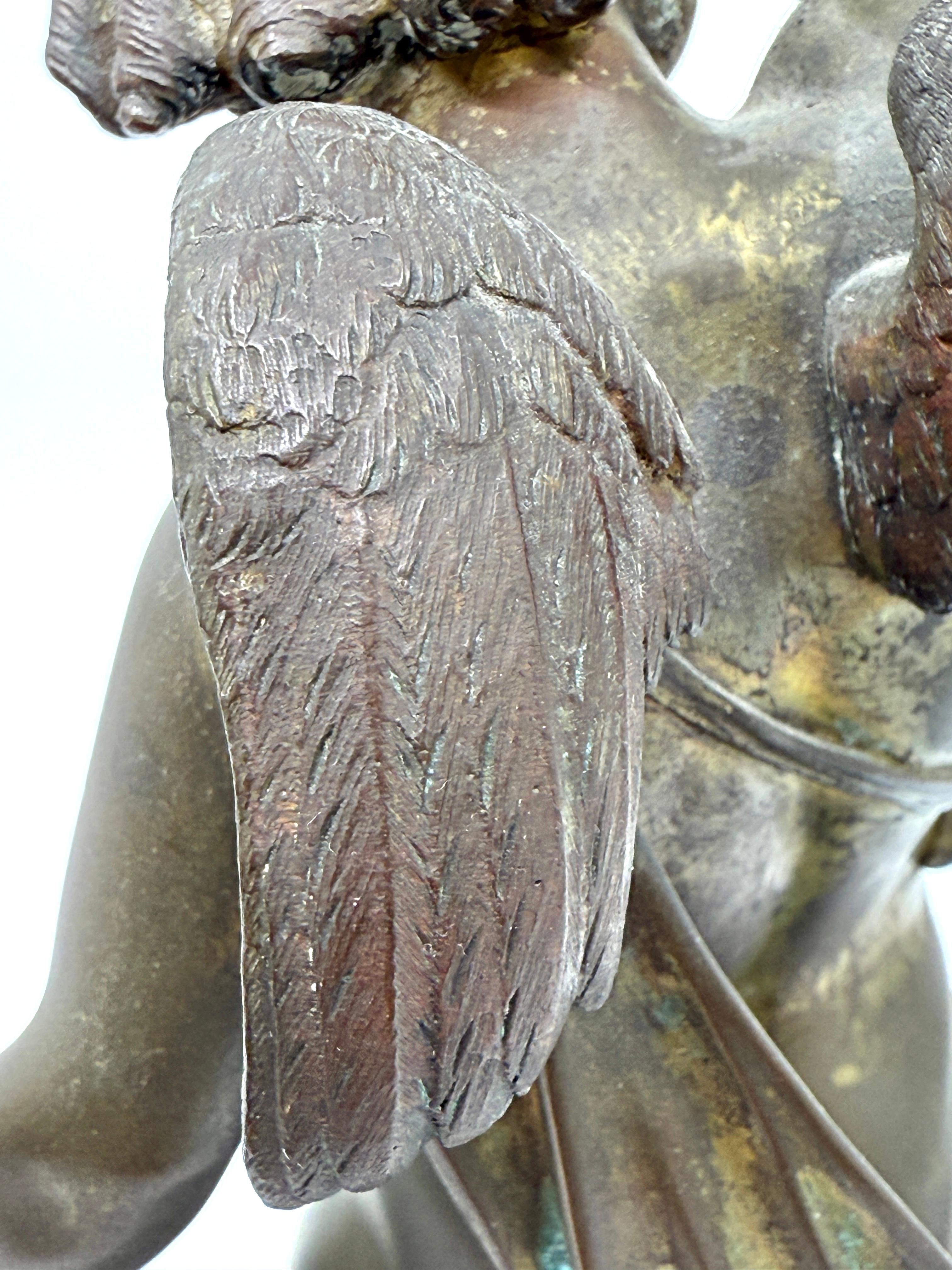 Souvenir in bronzo del XIX secolo Grand Tour Neoclassico Cupido che lancia un'Arrow in vendita 8