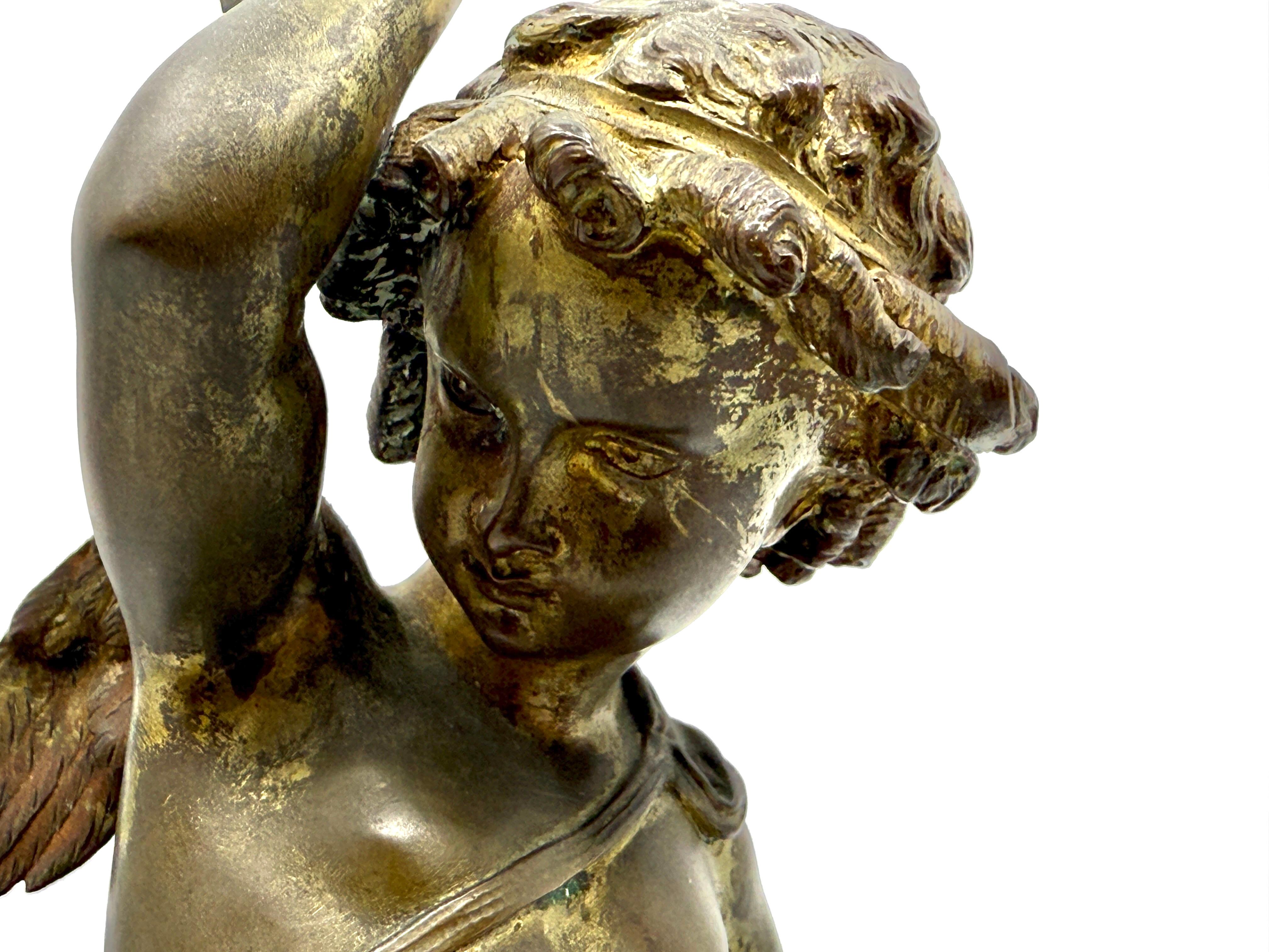 Souvenir in bronzo del XIX secolo Grand Tour Neoclassico Cupido che lancia un'Arrow In condizioni buone in vendita a Palm Springs, CA