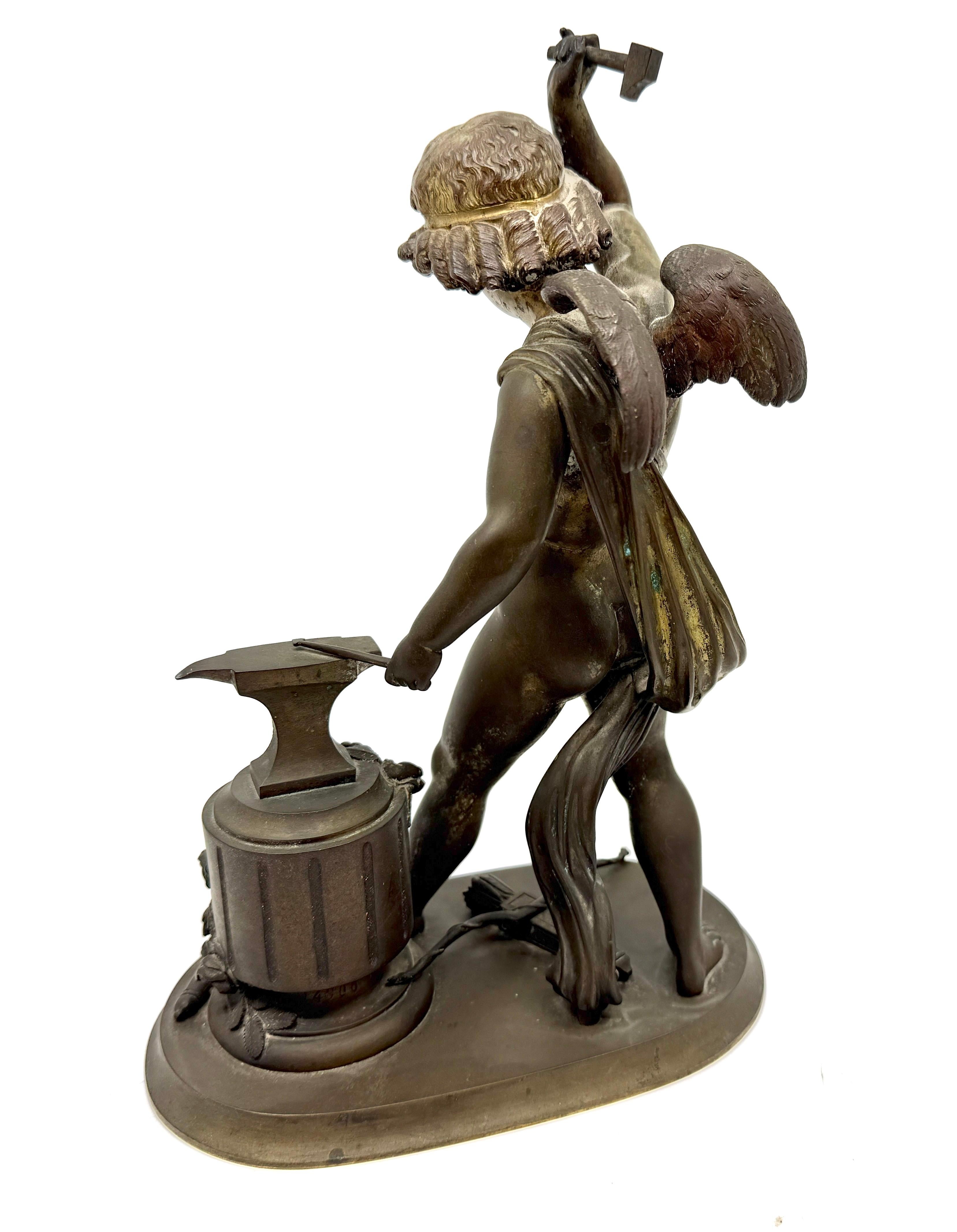 Souvenir in bronzo del XIX secolo Grand Tour Neoclassico Cupido che lancia un'Arrow in vendita 3
