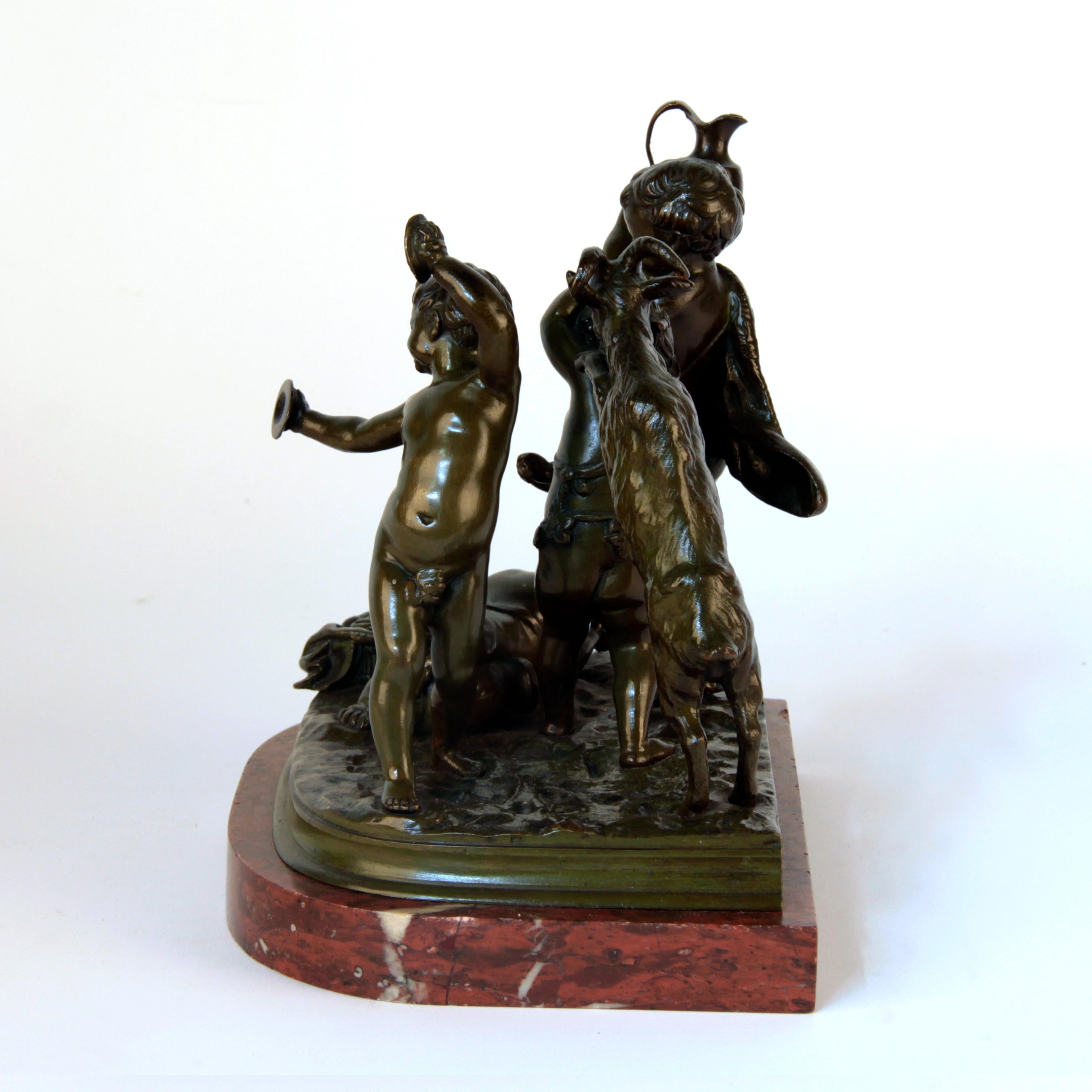 Gruppo di putti in bronzo del XIX secolo su base di marmo, firmato da Clodion In condizioni ottime in vendita a Esbeek, NL