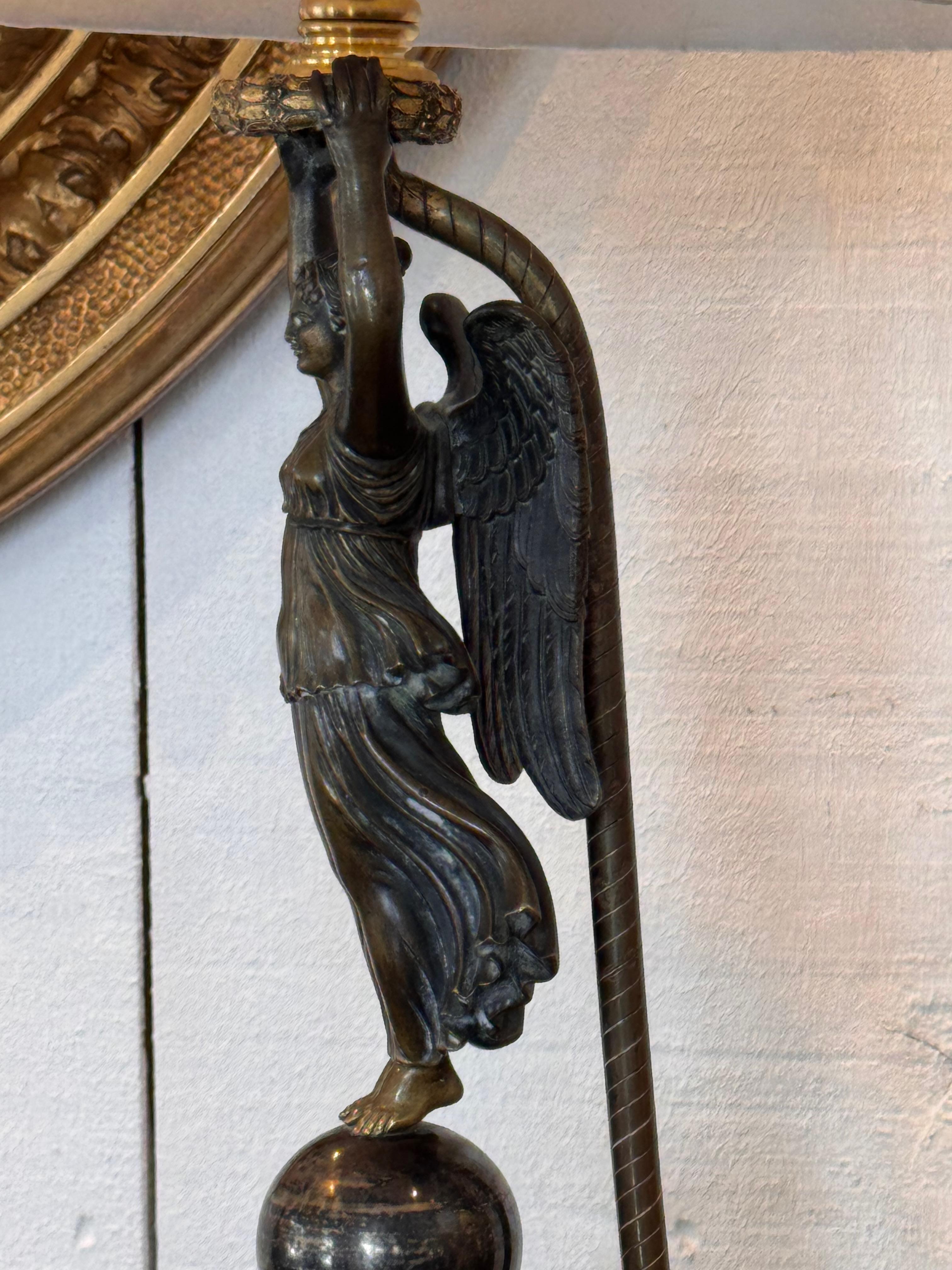 Lámpara de bronce del siglo XIX en venta 5