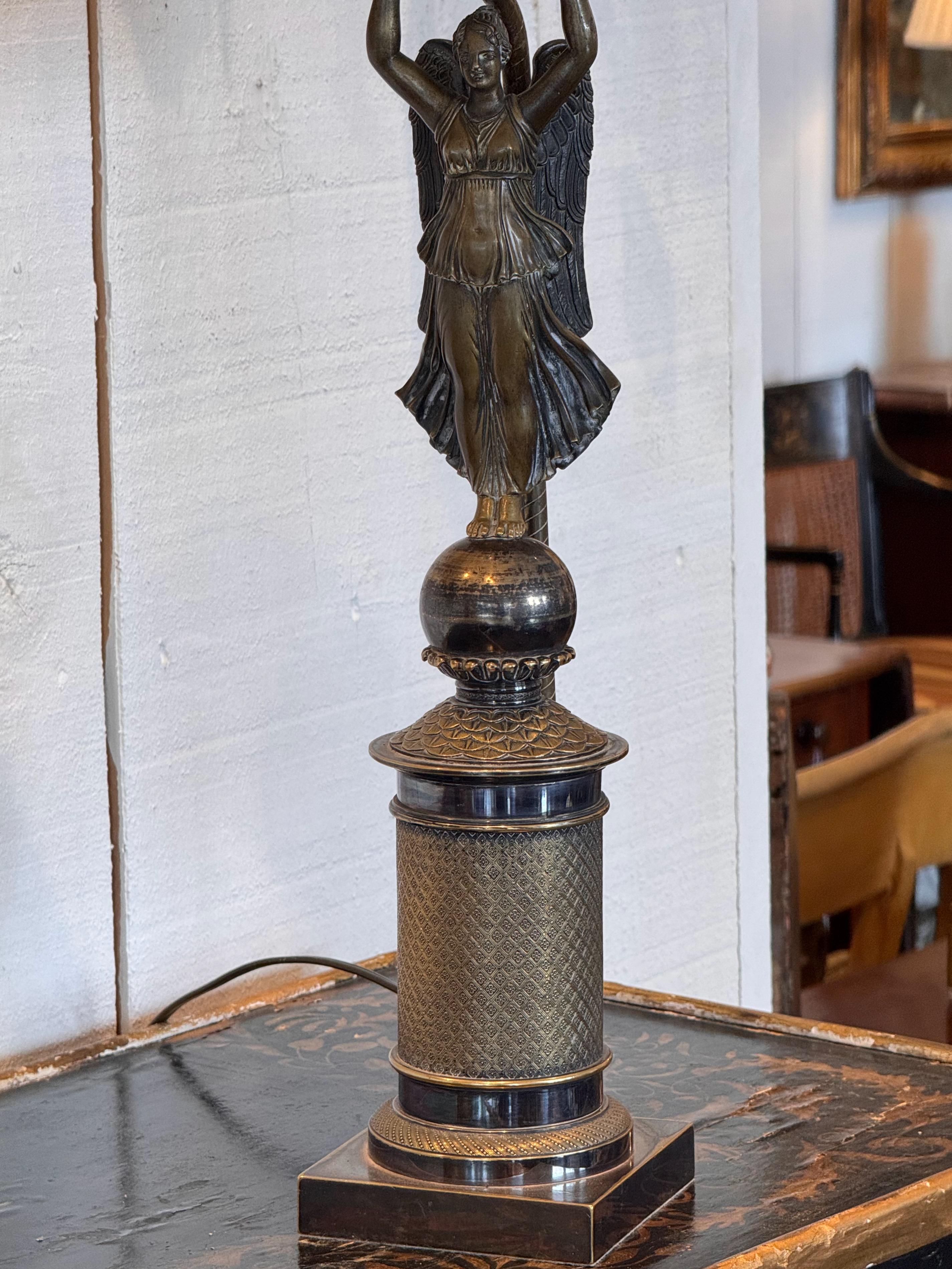 Lámpara de bronce del siglo XIX en Bueno estado para la venta en Charlottesville, VA
