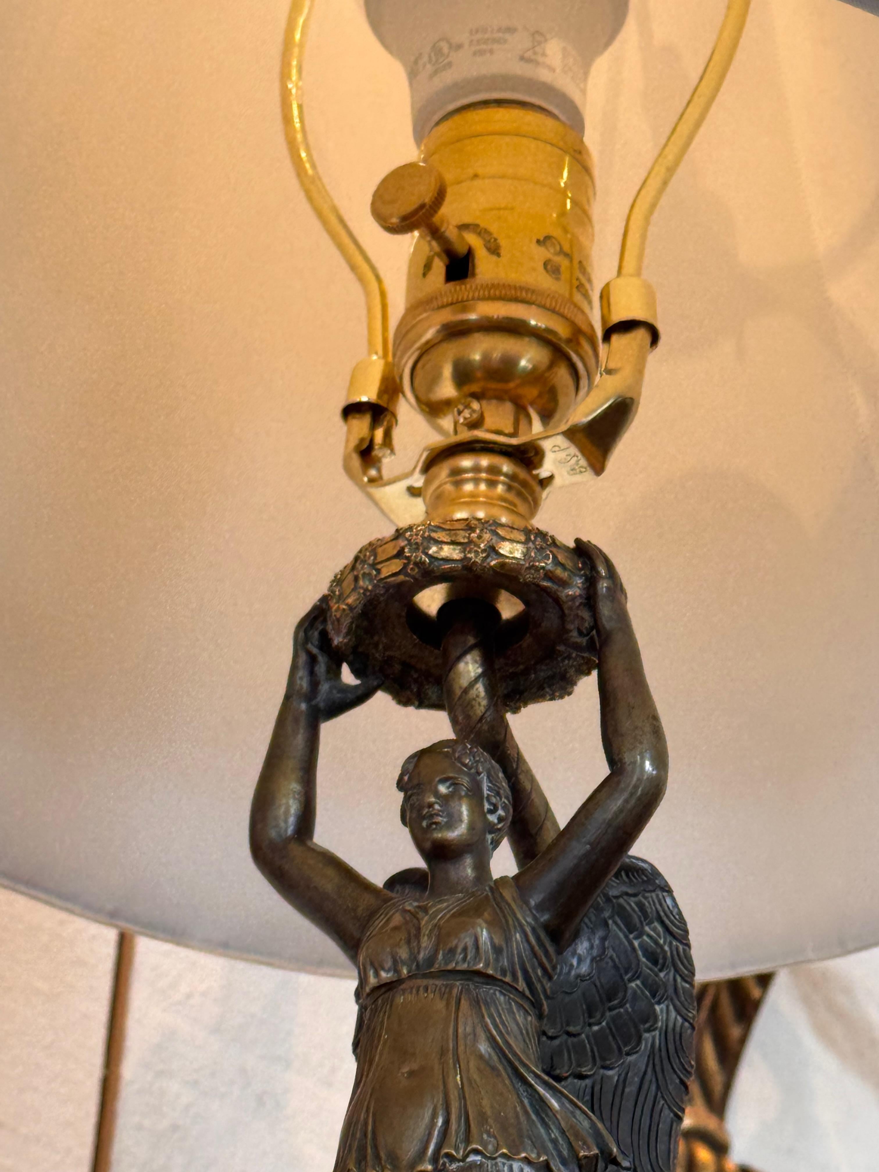 Lámpara de bronce del siglo XIX en venta 2