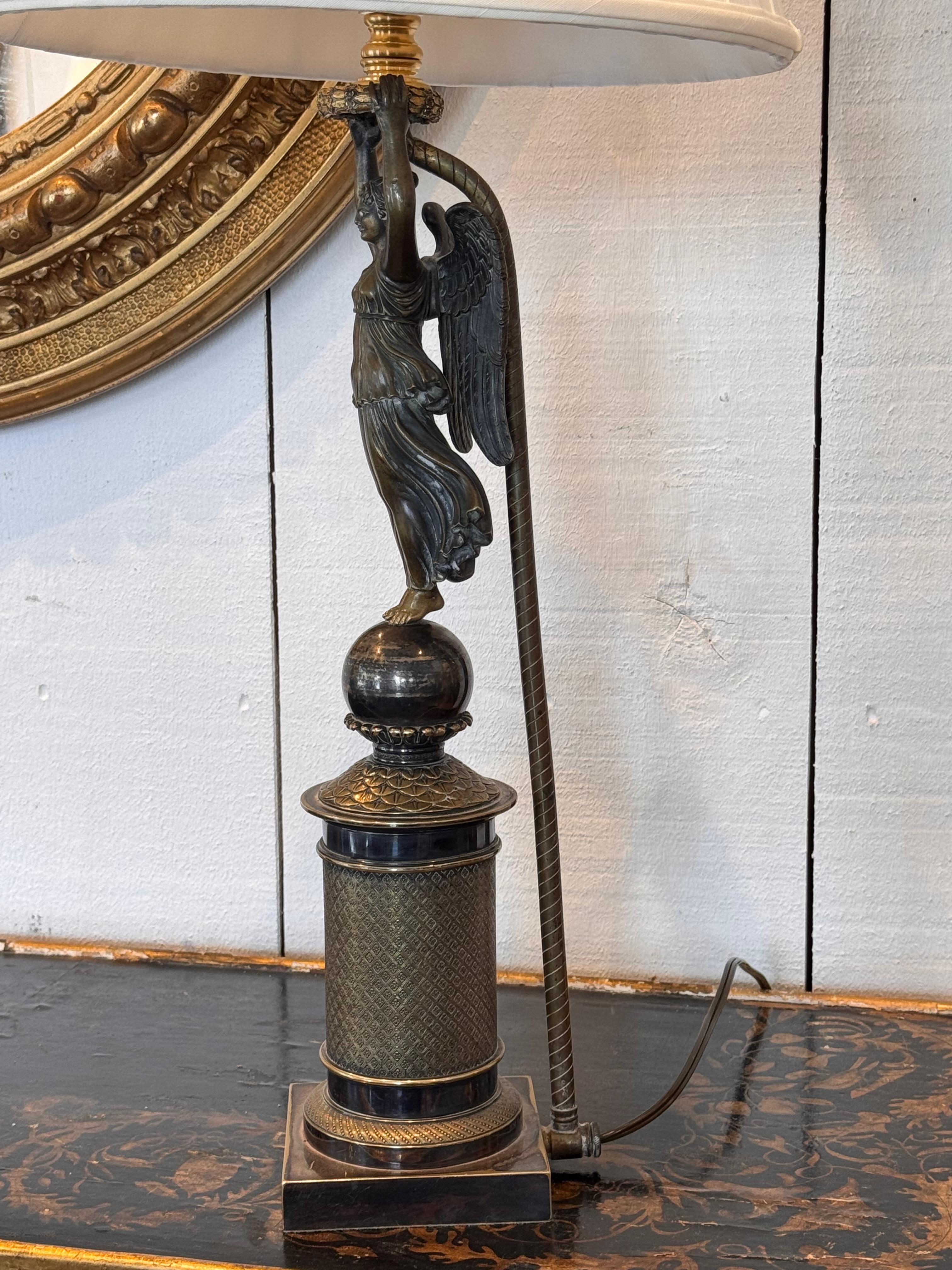 Lámpara de bronce del siglo XIX en venta 3