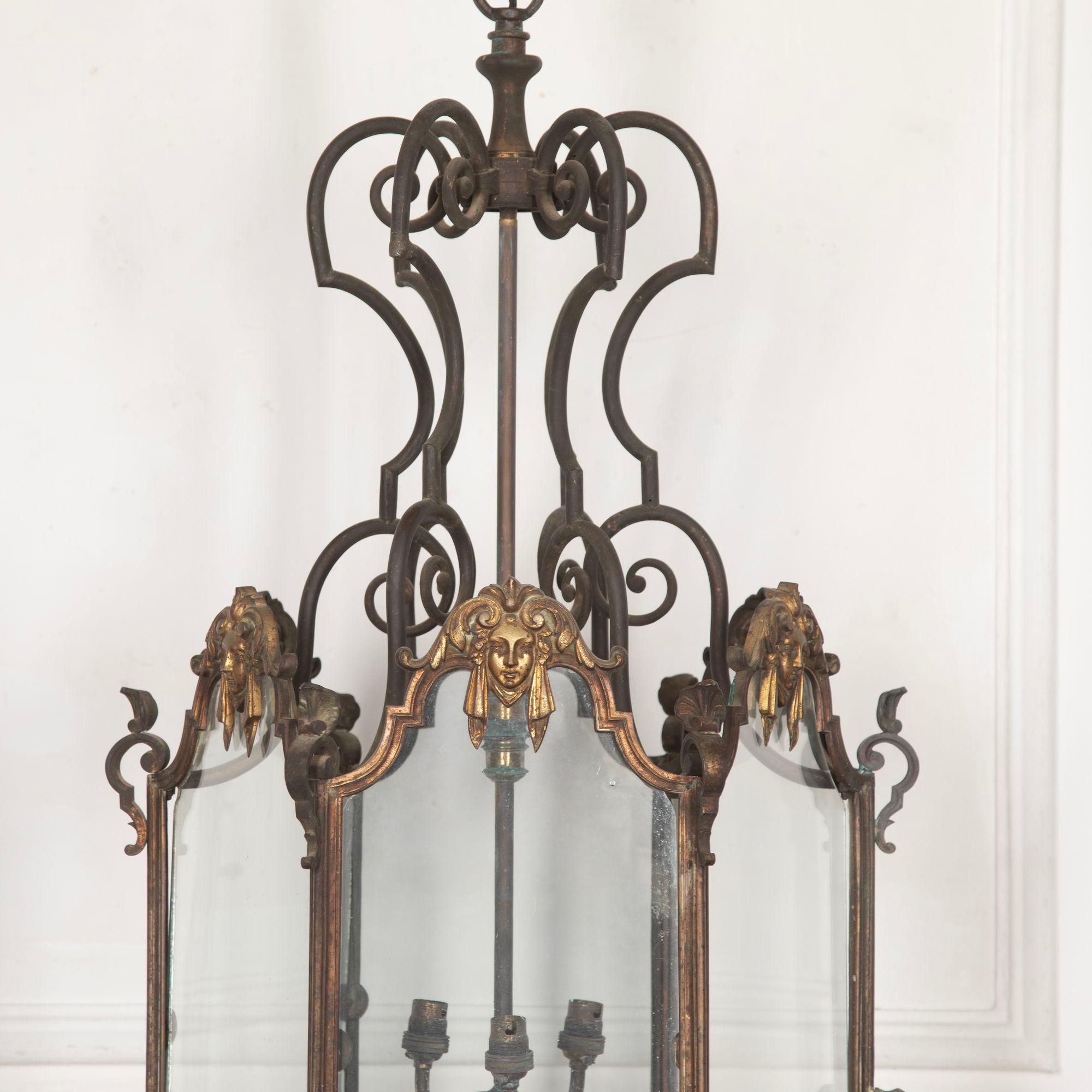 19th Century French bronze lantern.
With 'Diana' casting with scallop shells and grapes.
Circa 1860.
This item has passed PAT testing according to UK standards.