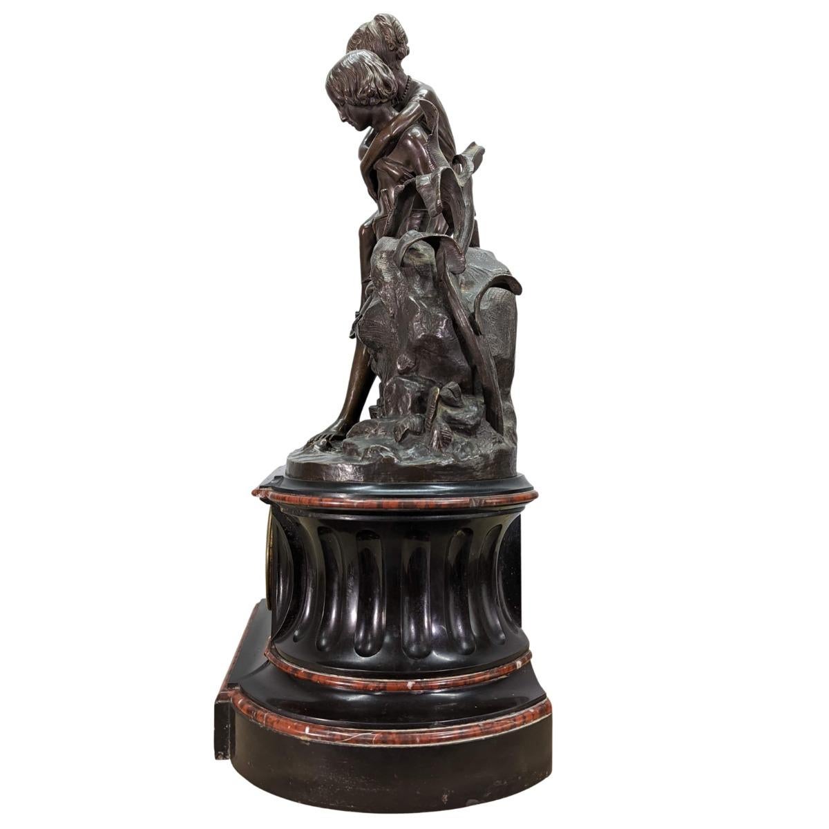Bronze-Kaminuhr Paul und Virginia von Charles Cumberworth aus dem 19. Jahrhundert (Napoleon III.) im Angebot