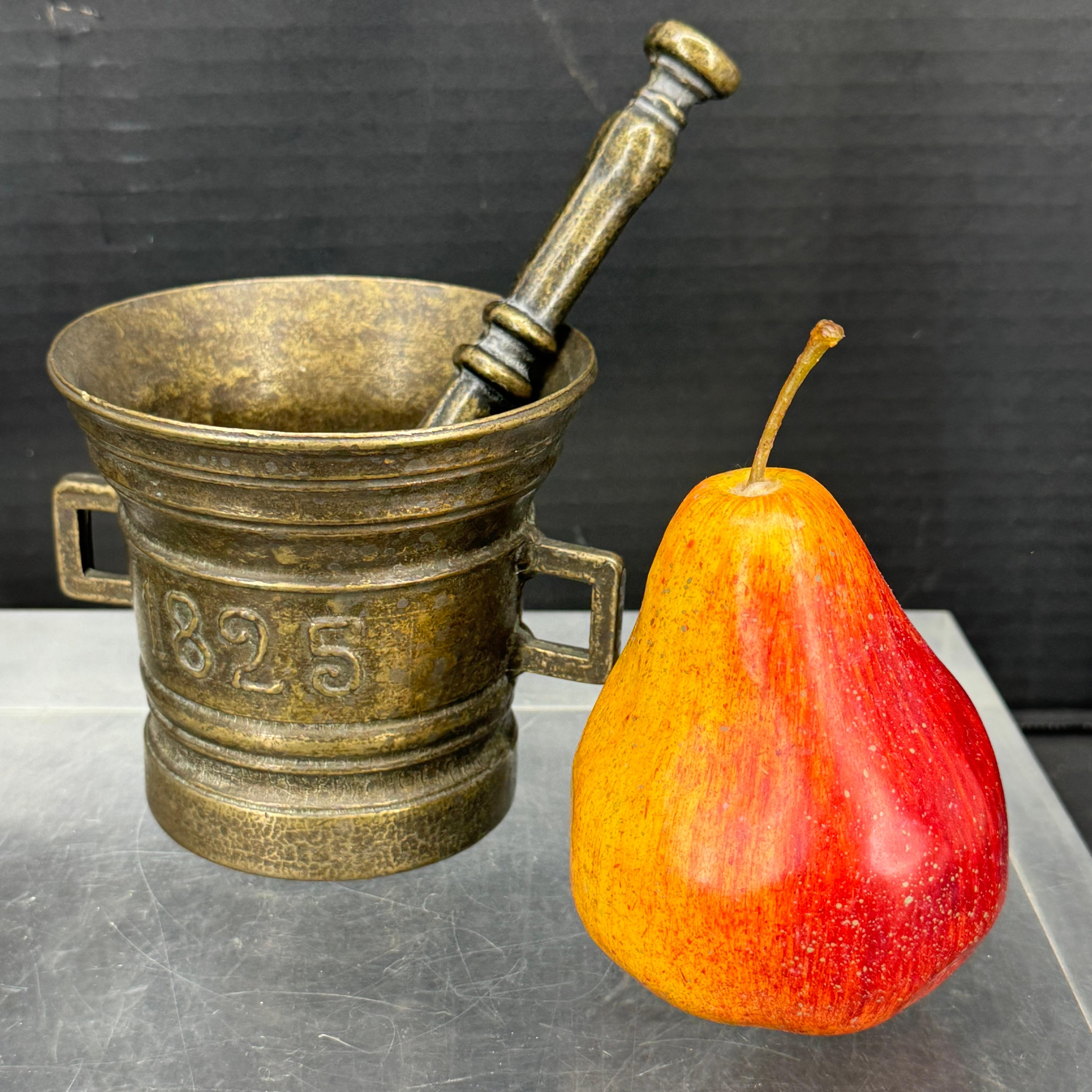 Danese Set da speziale con mortaio e pestello in bronzo del XIX secolo in vendita