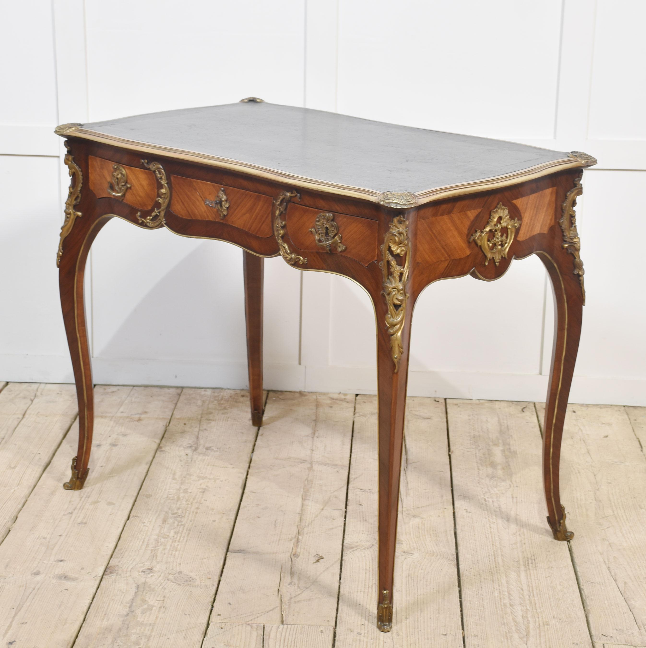 19th century bronze mounted bureau plat en vente 4