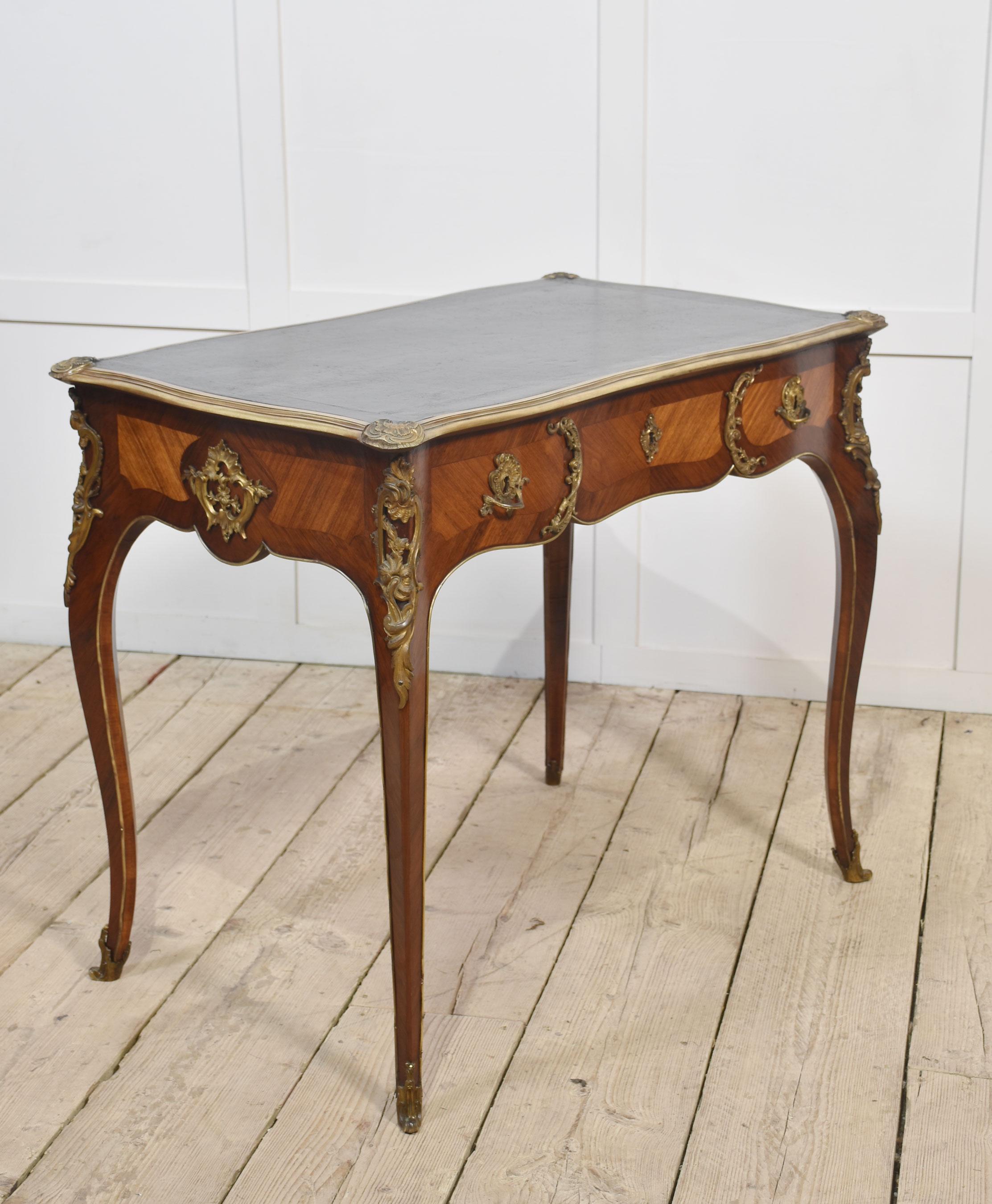 19th century bronze mounted bureau plat en vente 6