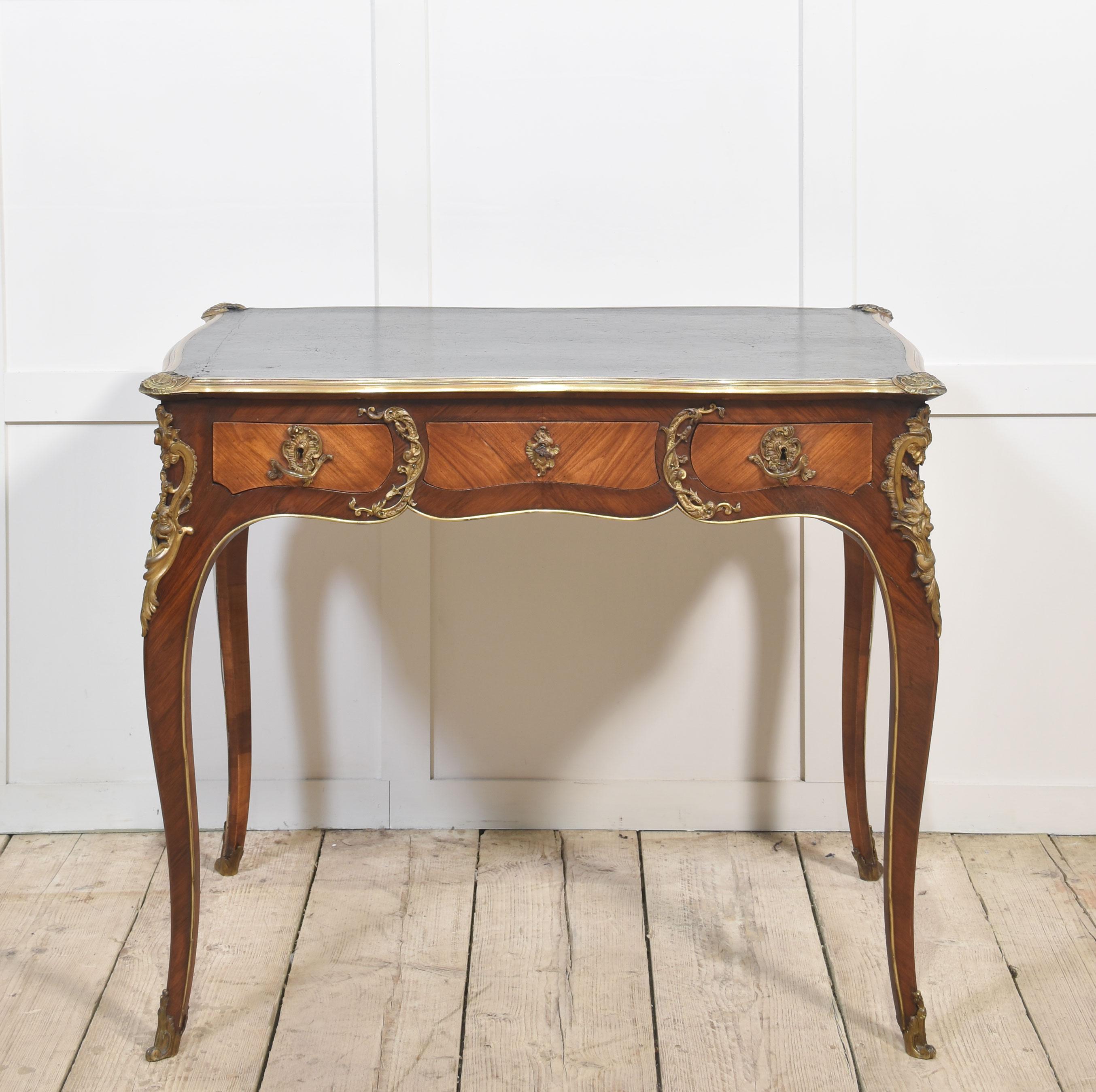 19th century bronze mounted bureau plat en vente 1