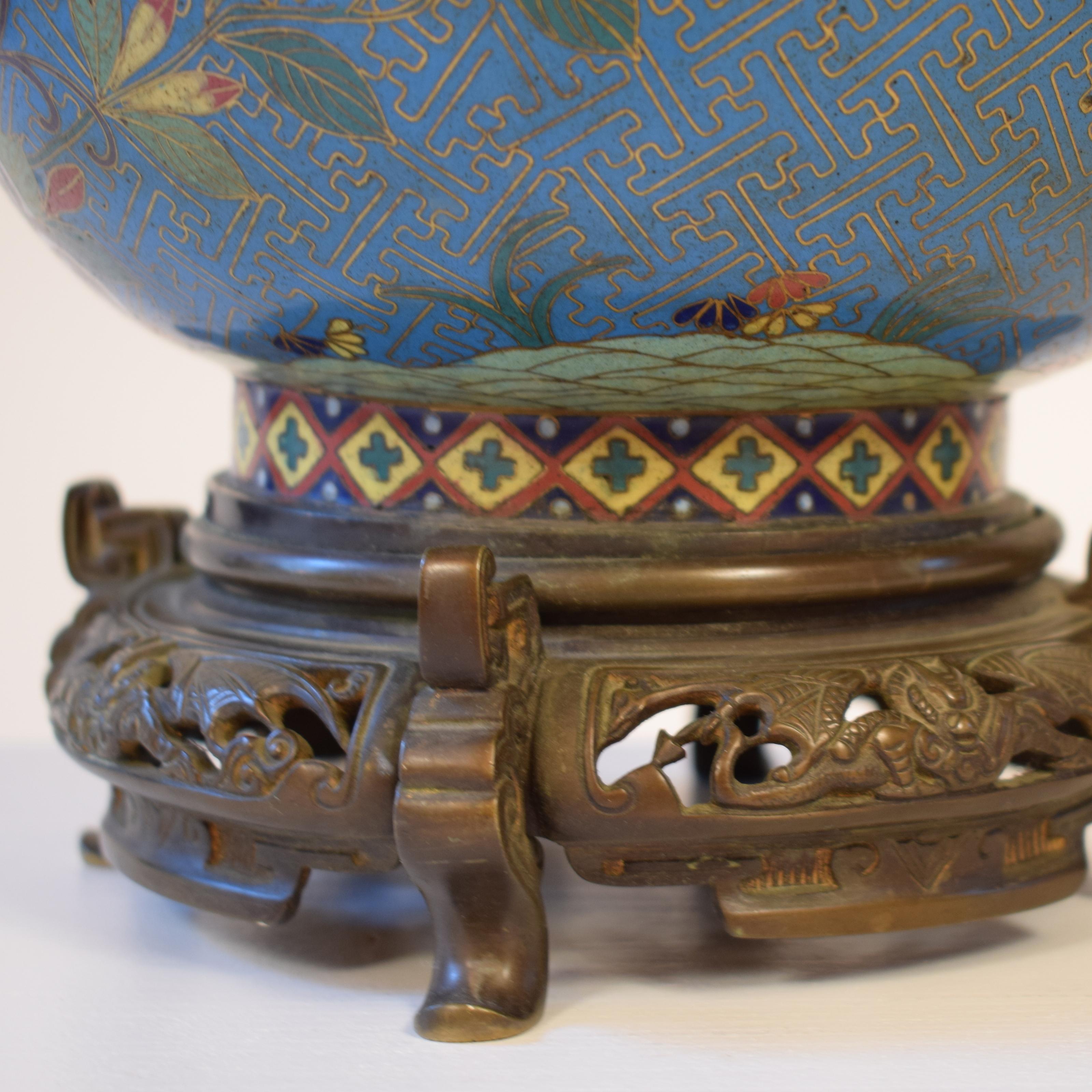 Chinese Export 19th Century Bronze-Mounted Chinese Enamel Coated Metal Table Lamp, circa 1880