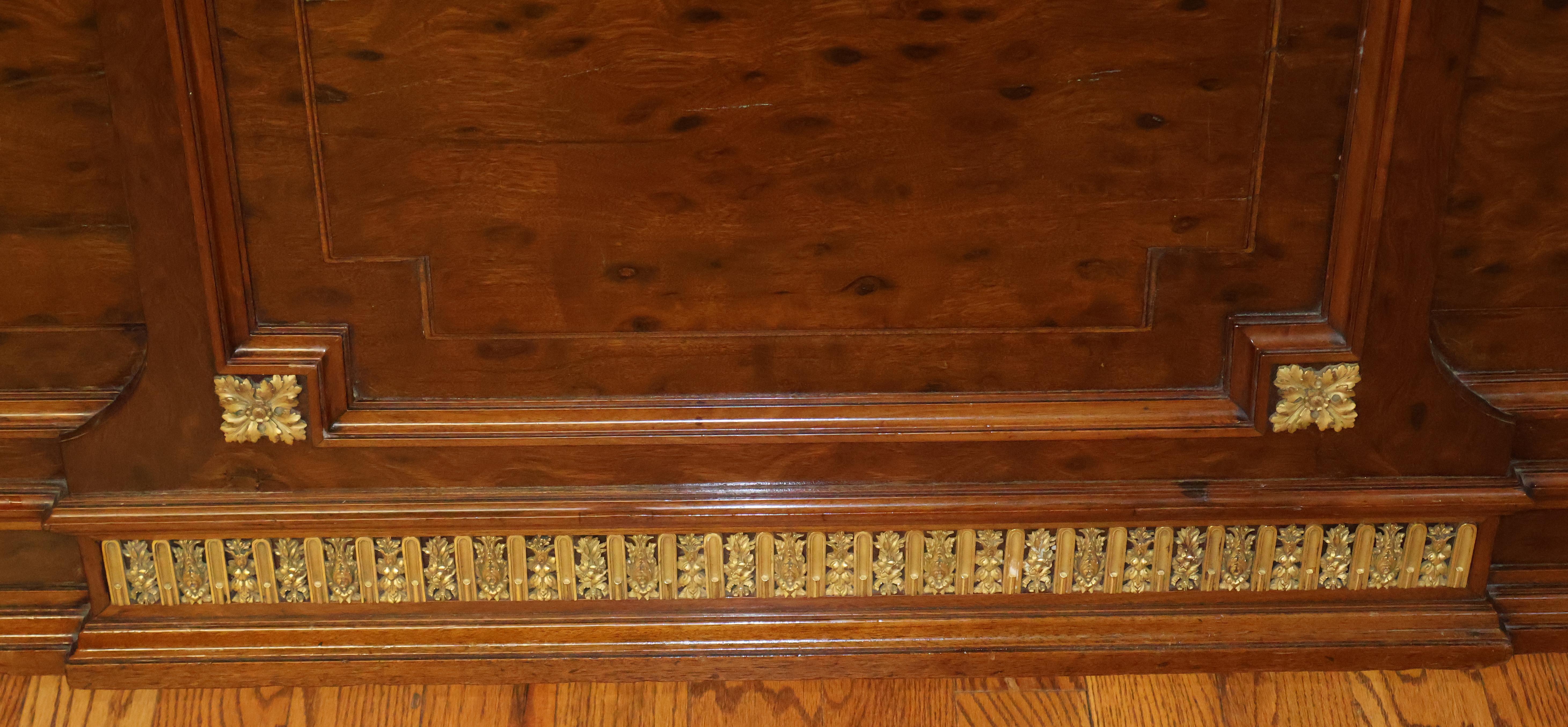 19th Century Bronze Mounted French Plum Pudding Acajou Mahogany Full Size Bed For Sale 13