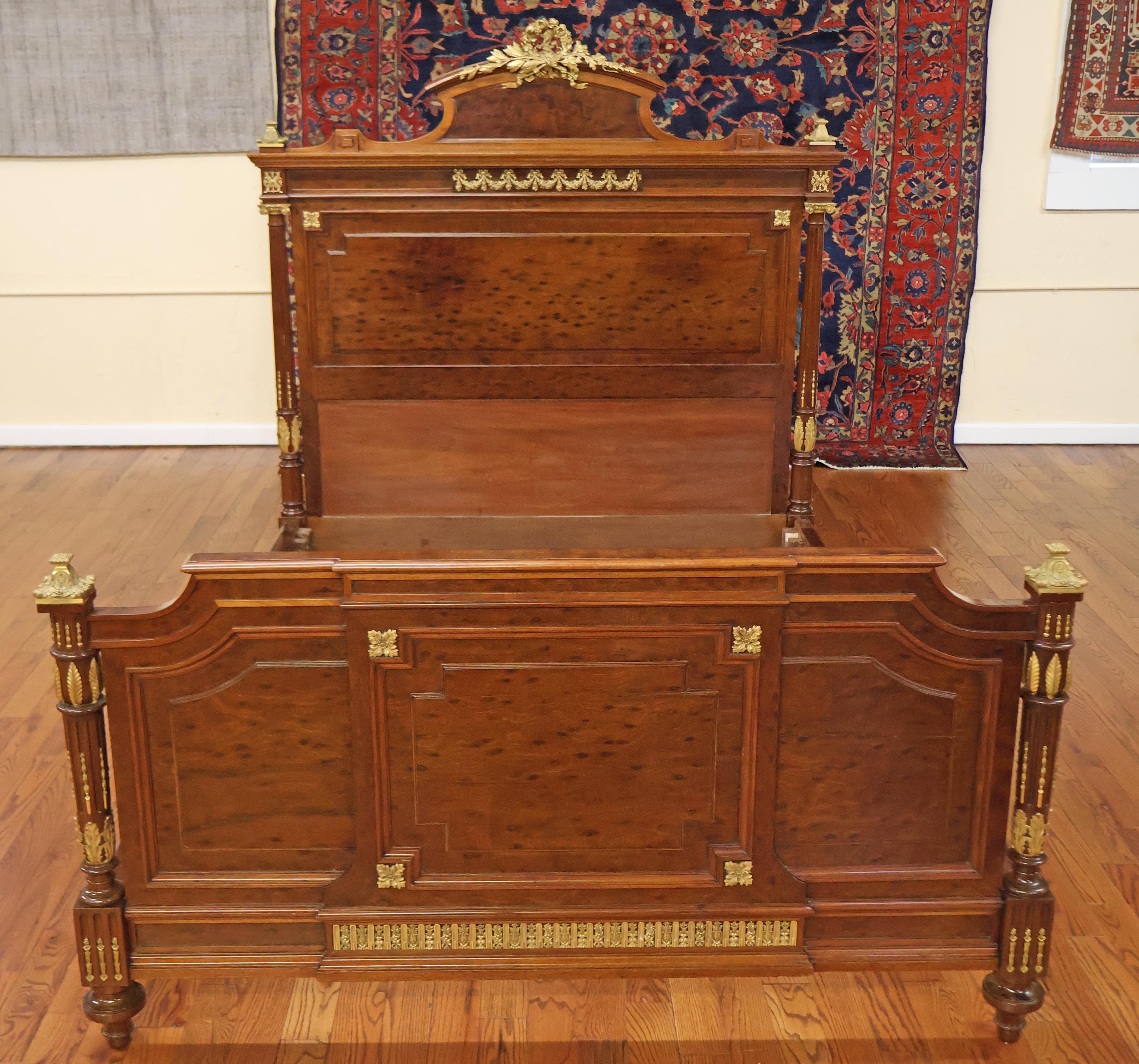 ​19th Century Bronze Mounted French Plum Pudding Acajou Mahogany Full Size Bed

Dimensions : 66