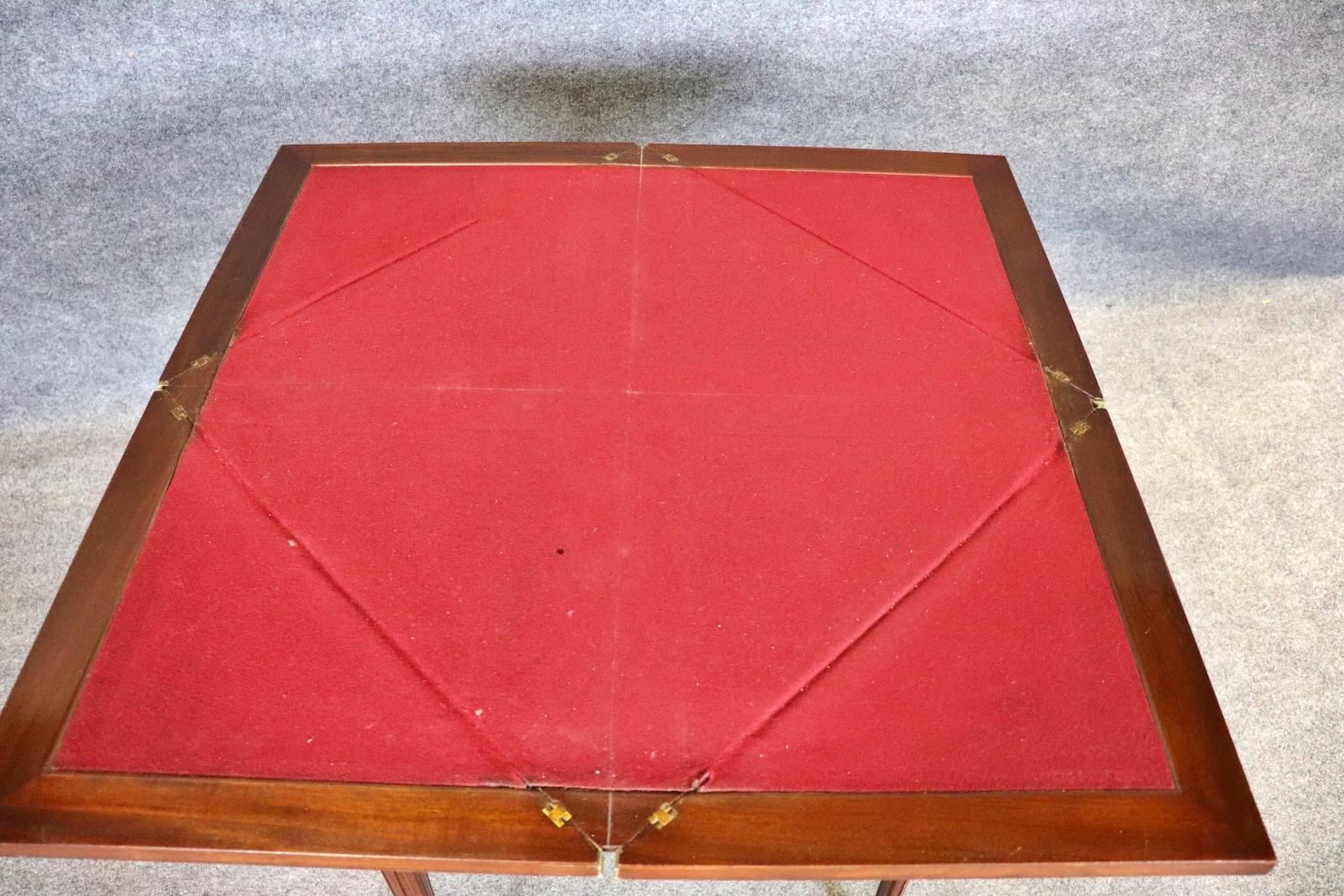 Table à serviettes Louis XVI du 19e siècle, montée sur bronze en vente 1