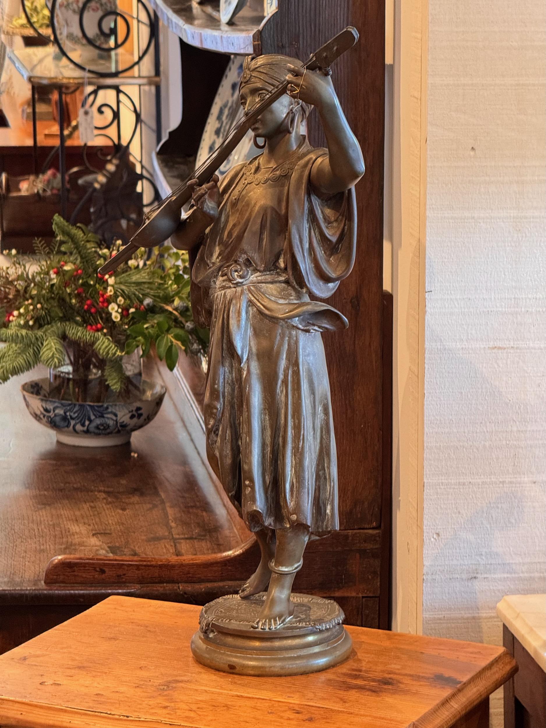 Francese Scultura in bronzo del XIX secolo di un musicista in vendita