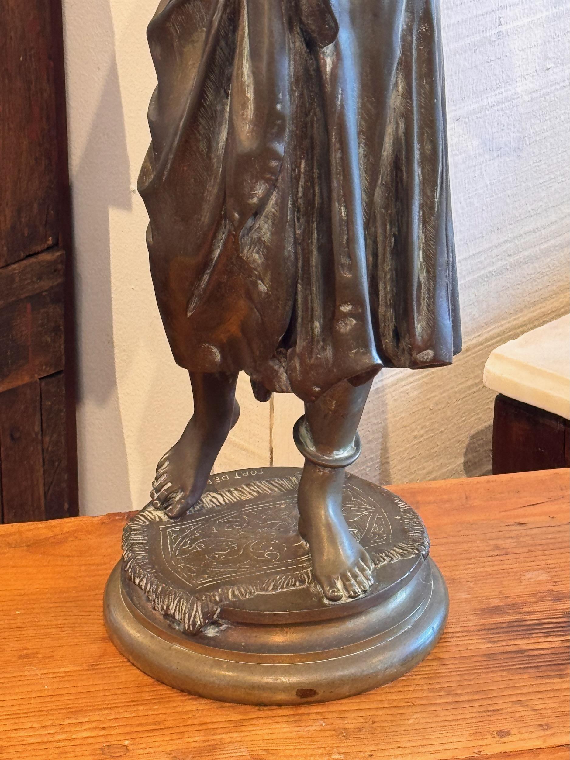 Scultura in bronzo del XIX secolo di un musicista In condizioni buone in vendita a Charlottesville, VA