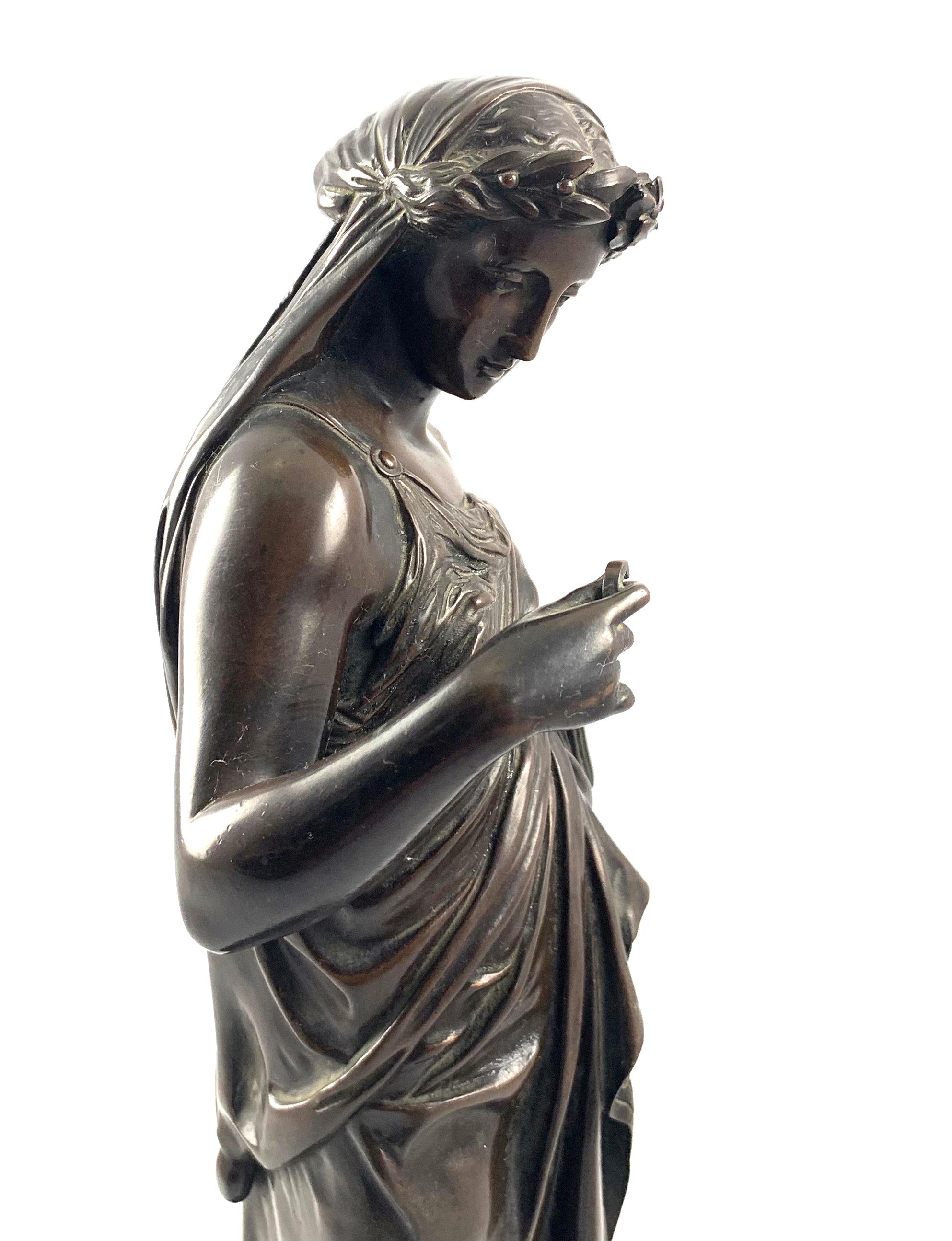 19th Century Bronze of a Women Draped in Robes on a Circular Zodiac Base In Good Condition For Sale In London, GB